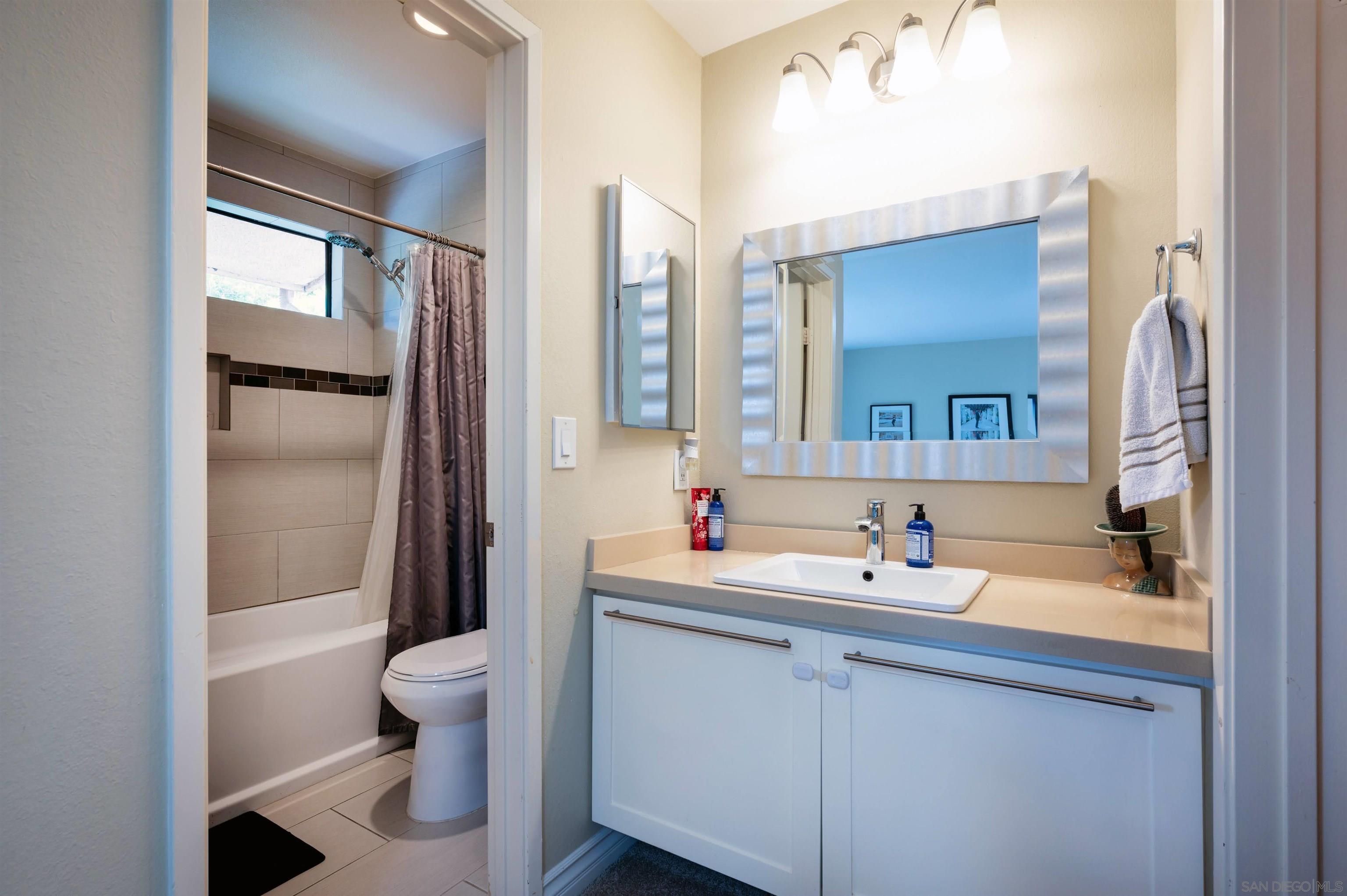 Detail Gallery Image 17 of 23 For 4266  6th, San Diego,  CA 92103 - 2 Beds | 2 Baths