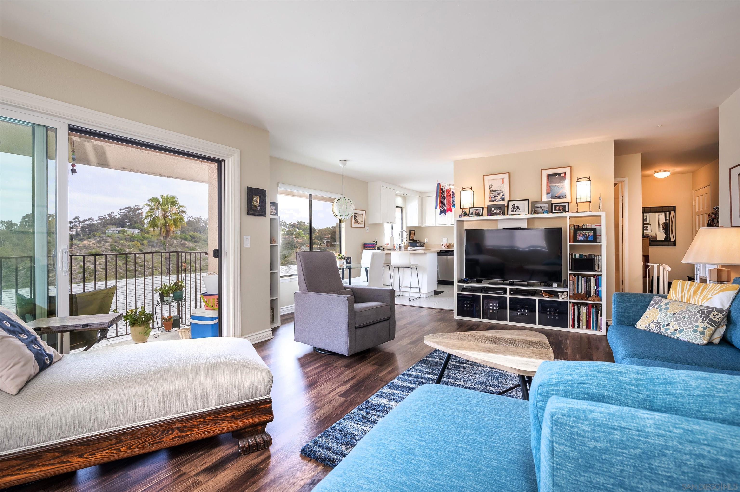 Detail Gallery Image 5 of 23 For 4266  6th, San Diego,  CA 92103 - 2 Beds | 2 Baths