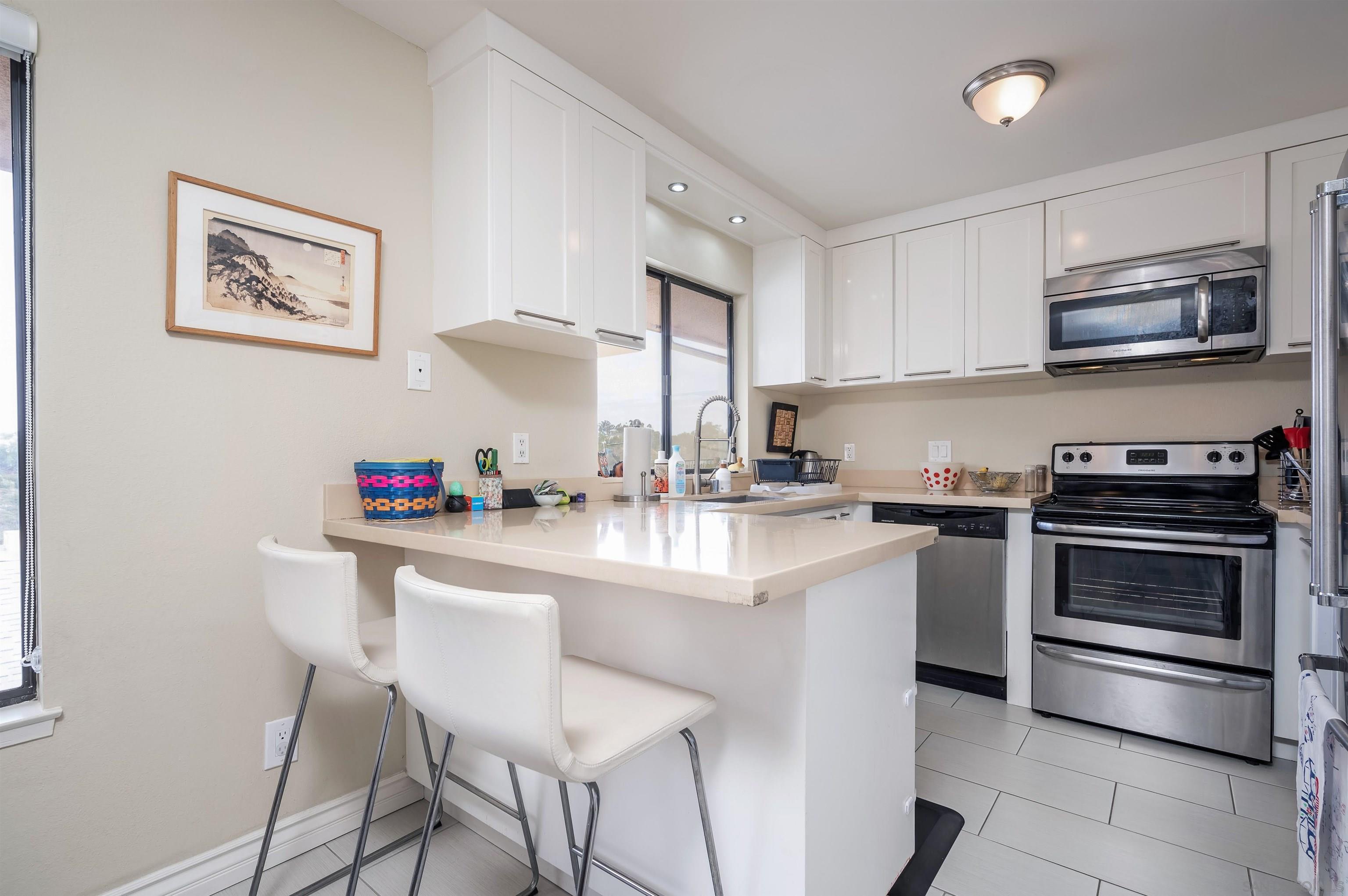 Detail Gallery Image 9 of 23 For 4266  6th, San Diego,  CA 92103 - 2 Beds | 2 Baths