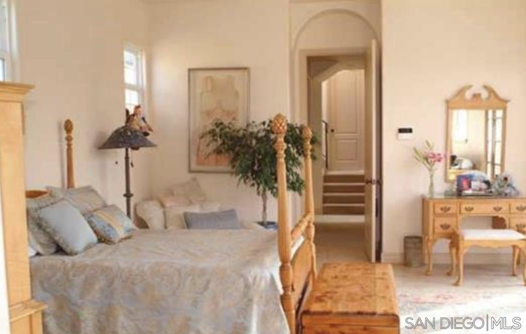 Detail Gallery Image 6 of 9 For 460  Gravilla, La Jolla,  CA 92037 - 3 Beds | 2/1 Baths