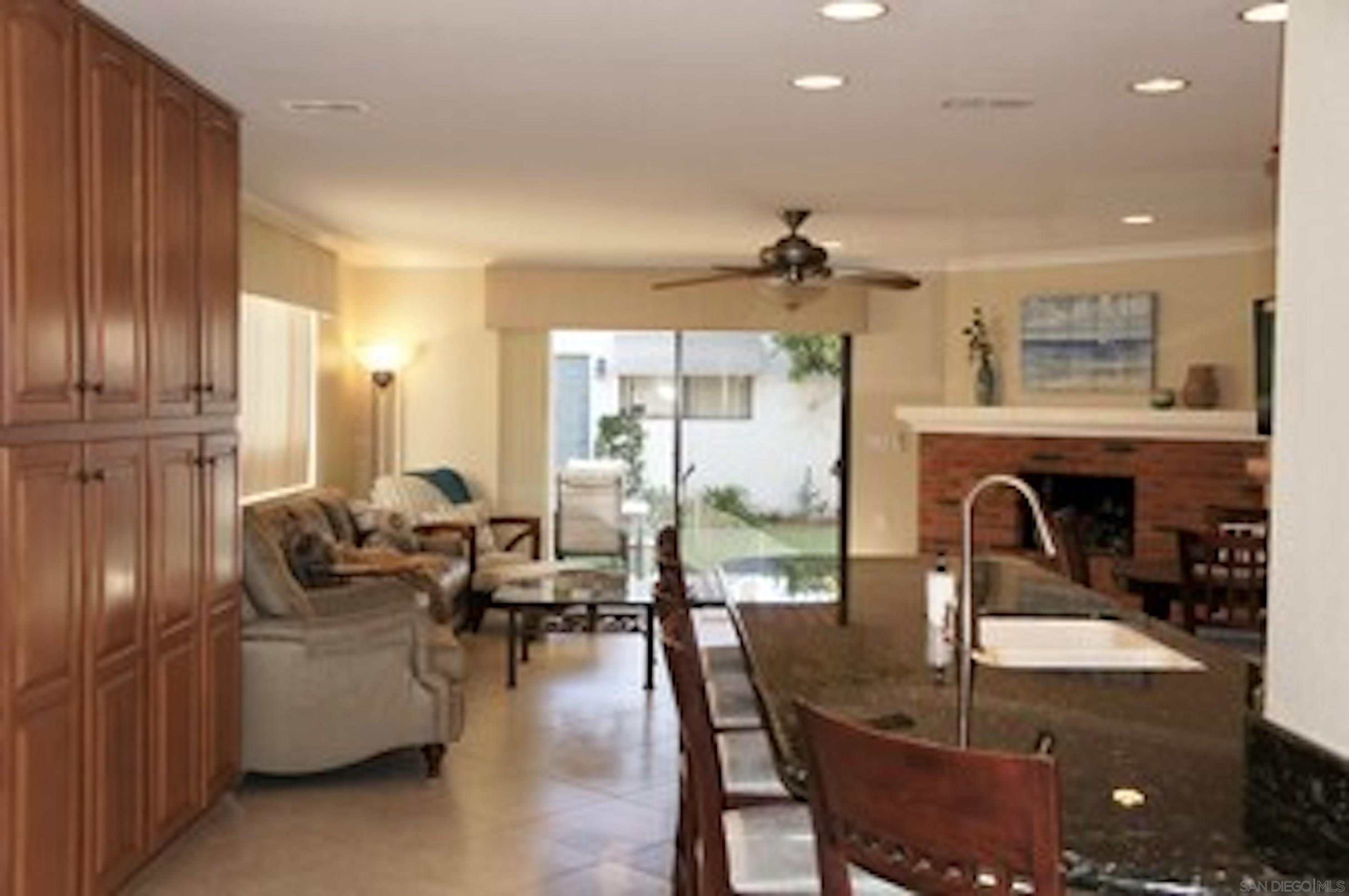 Detail Gallery Image 2 of 14 For 358  H, Coronado,  CA 92118 - 3 Beds | 2/1 Baths