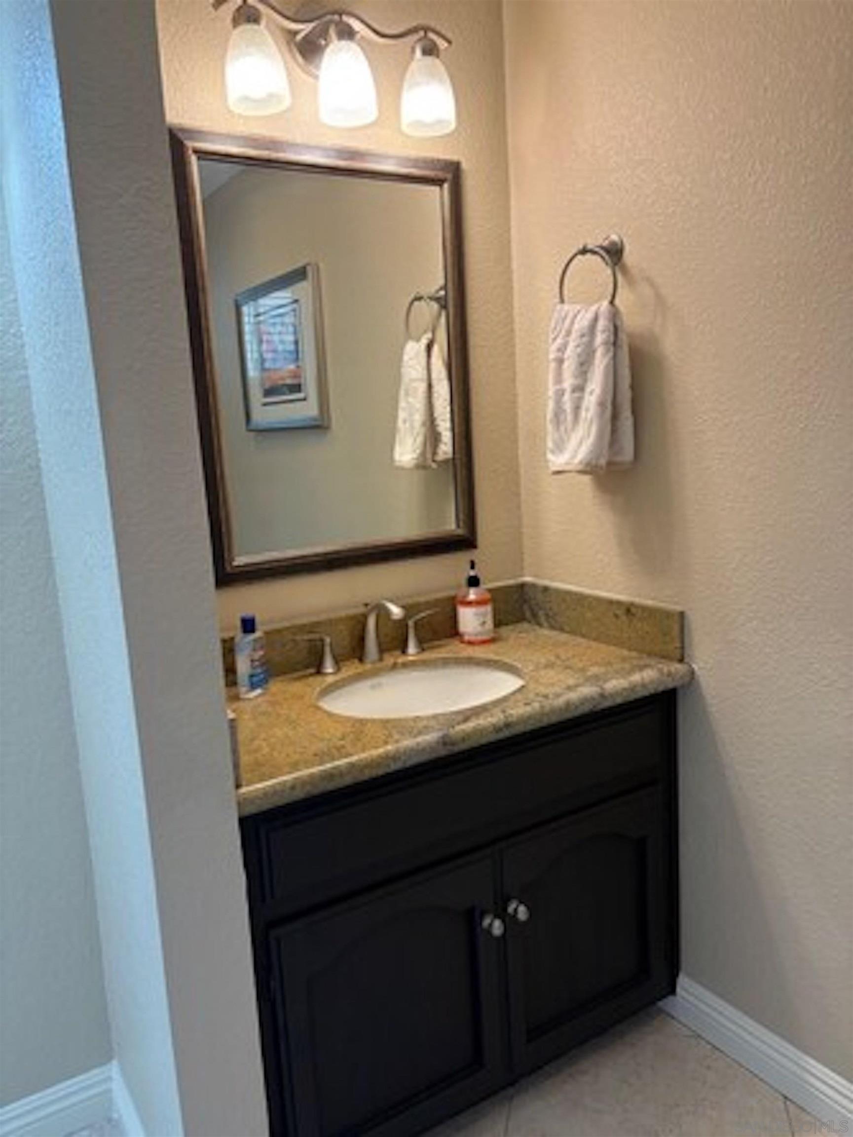 Detail Gallery Image 11 of 14 For 358  H, Coronado,  CA 92118 - 3 Beds | 2/1 Baths