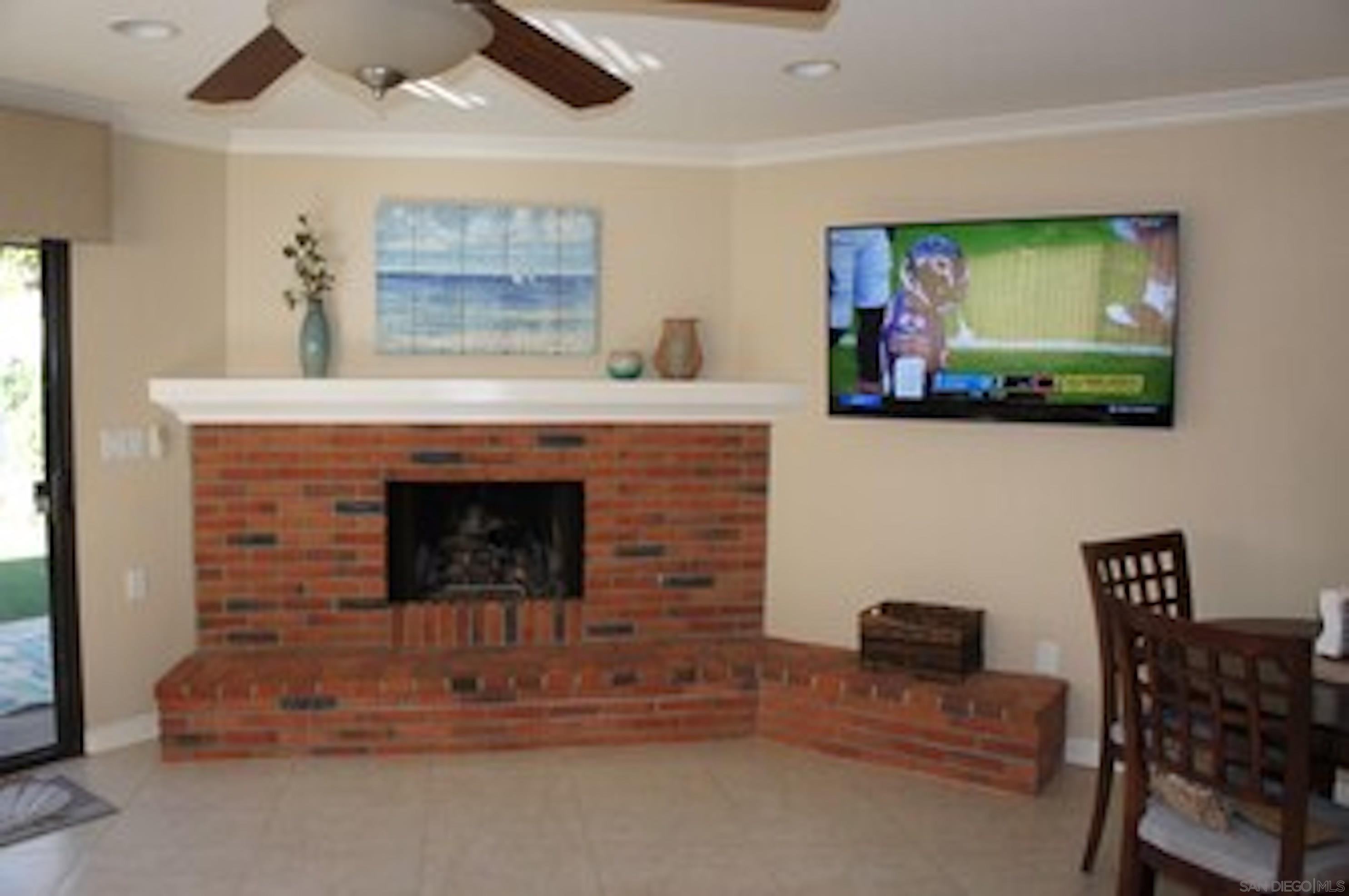 Detail Gallery Image 4 of 14 For 358  H, Coronado,  CA 92118 - 3 Beds | 2/1 Baths