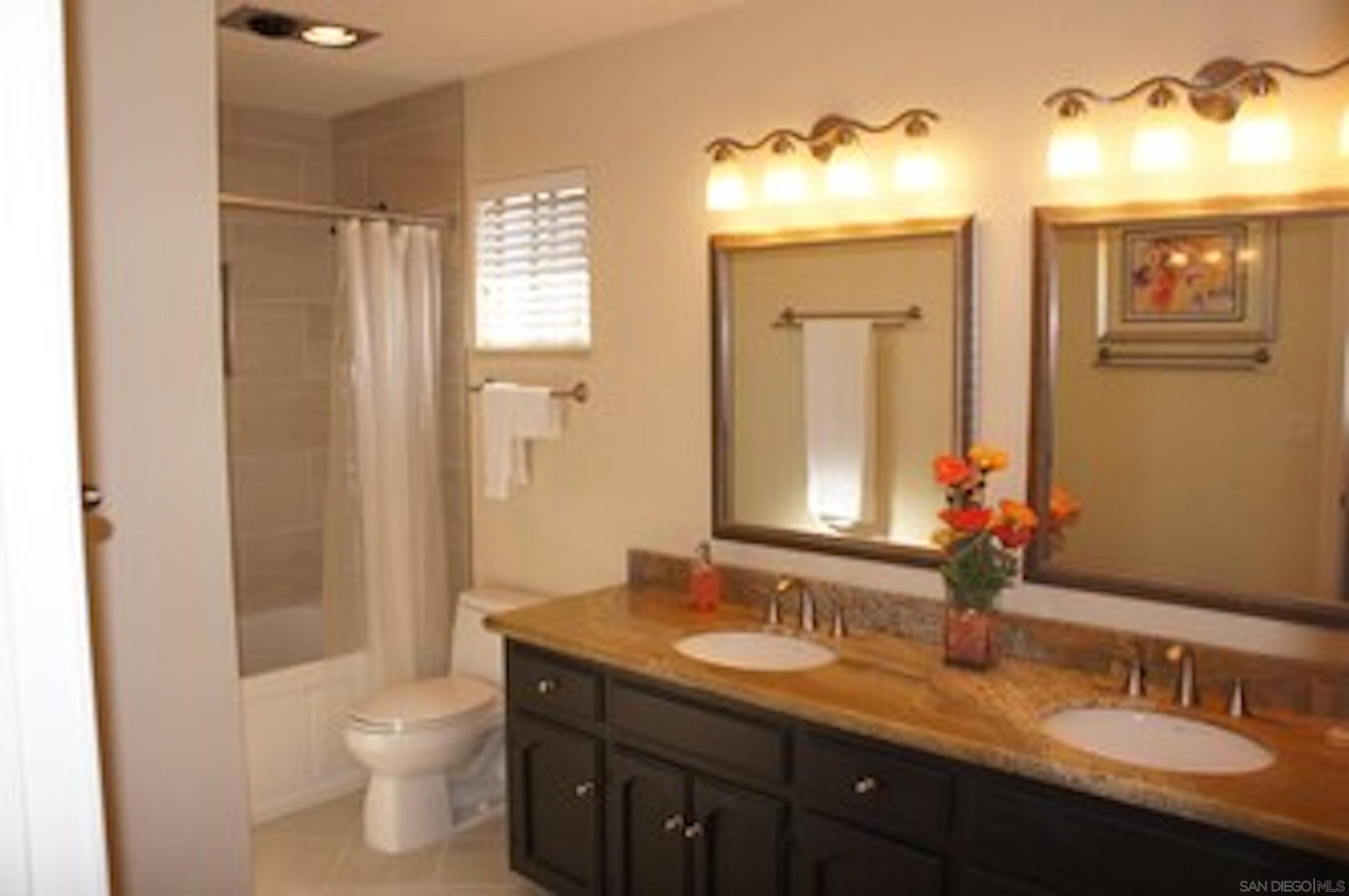 Detail Gallery Image 7 of 14 For 358  H, Coronado,  CA 92118 - 3 Beds | 2/1 Baths