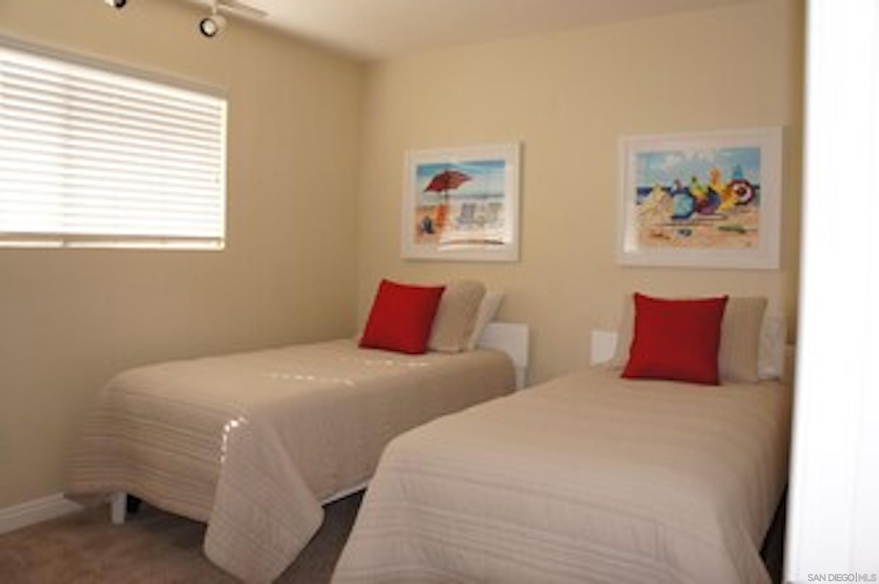 Detail Gallery Image 8 of 14 For 358  H, Coronado,  CA 92118 - 3 Beds | 2/1 Baths