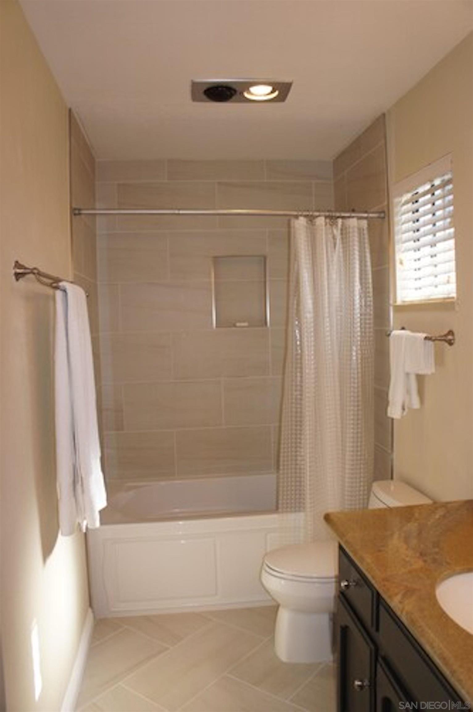 Detail Gallery Image 10 of 14 For 358  H, Coronado,  CA 92118 - 3 Beds | 2/1 Baths