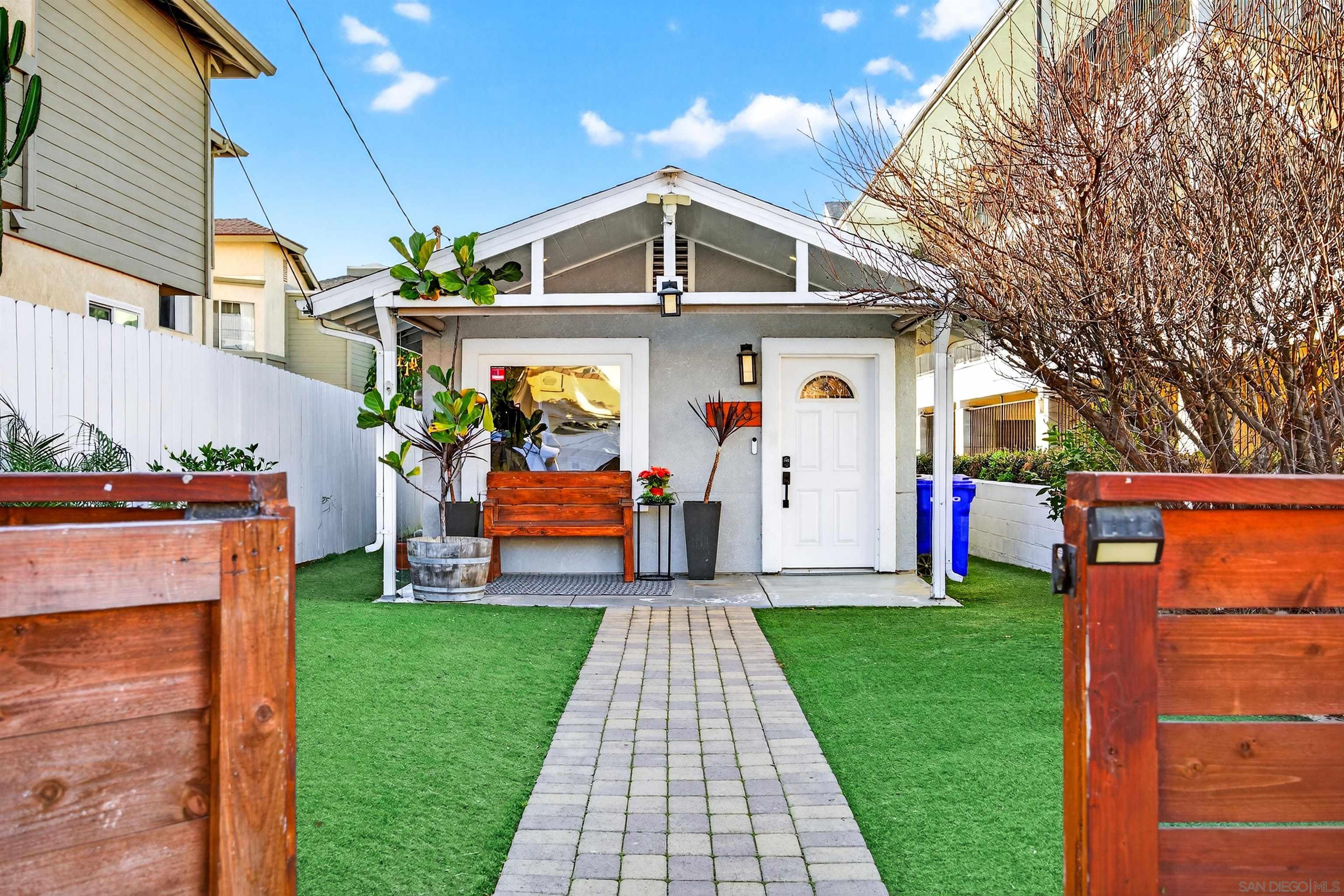 Front Image Thumbnail for SD260008672