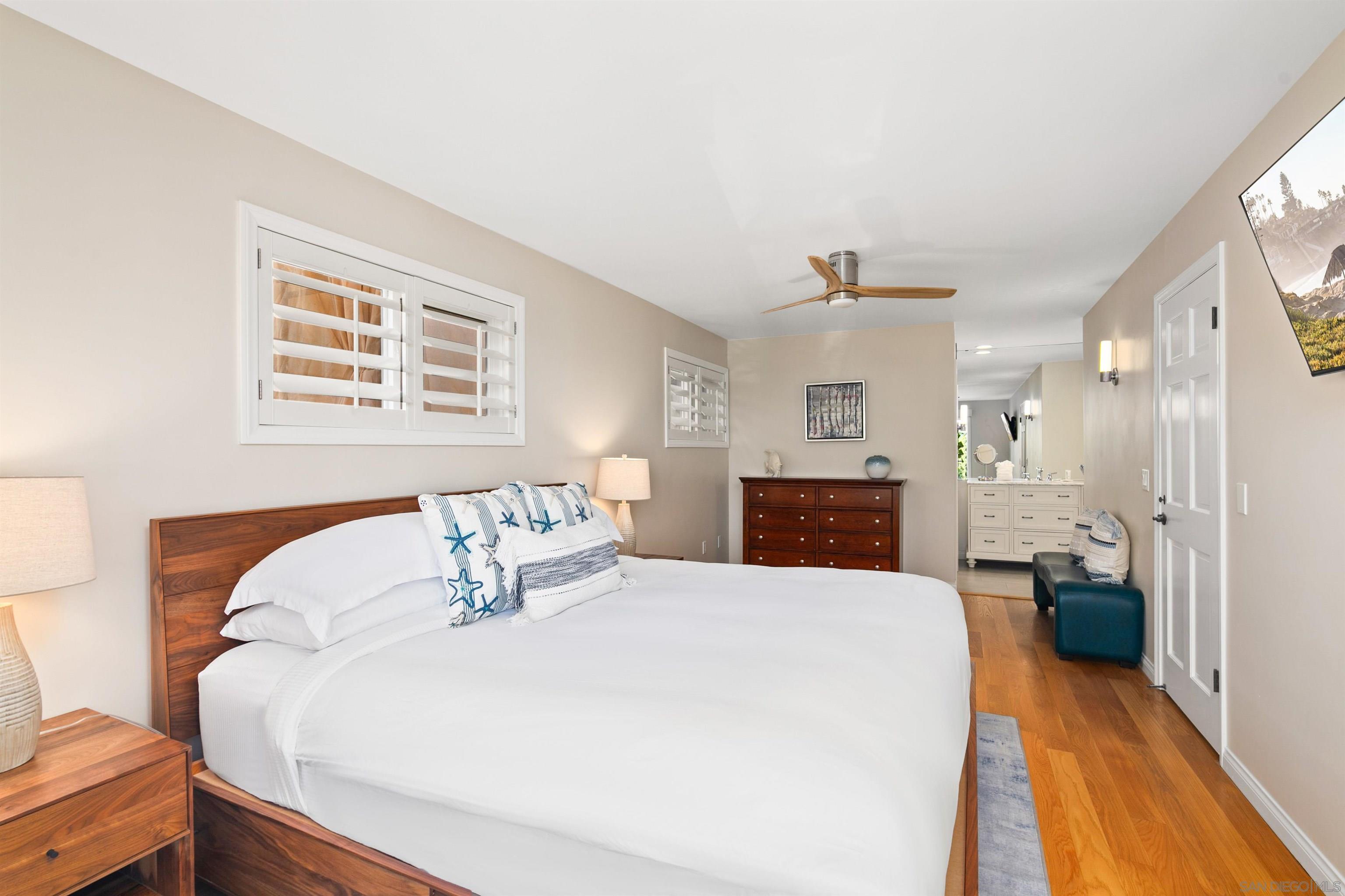 Detail Gallery Image 11 of 34 For 253  Gravilla Street, La Jolla,  CA 92037 - 3 Beds | 2/1 Baths