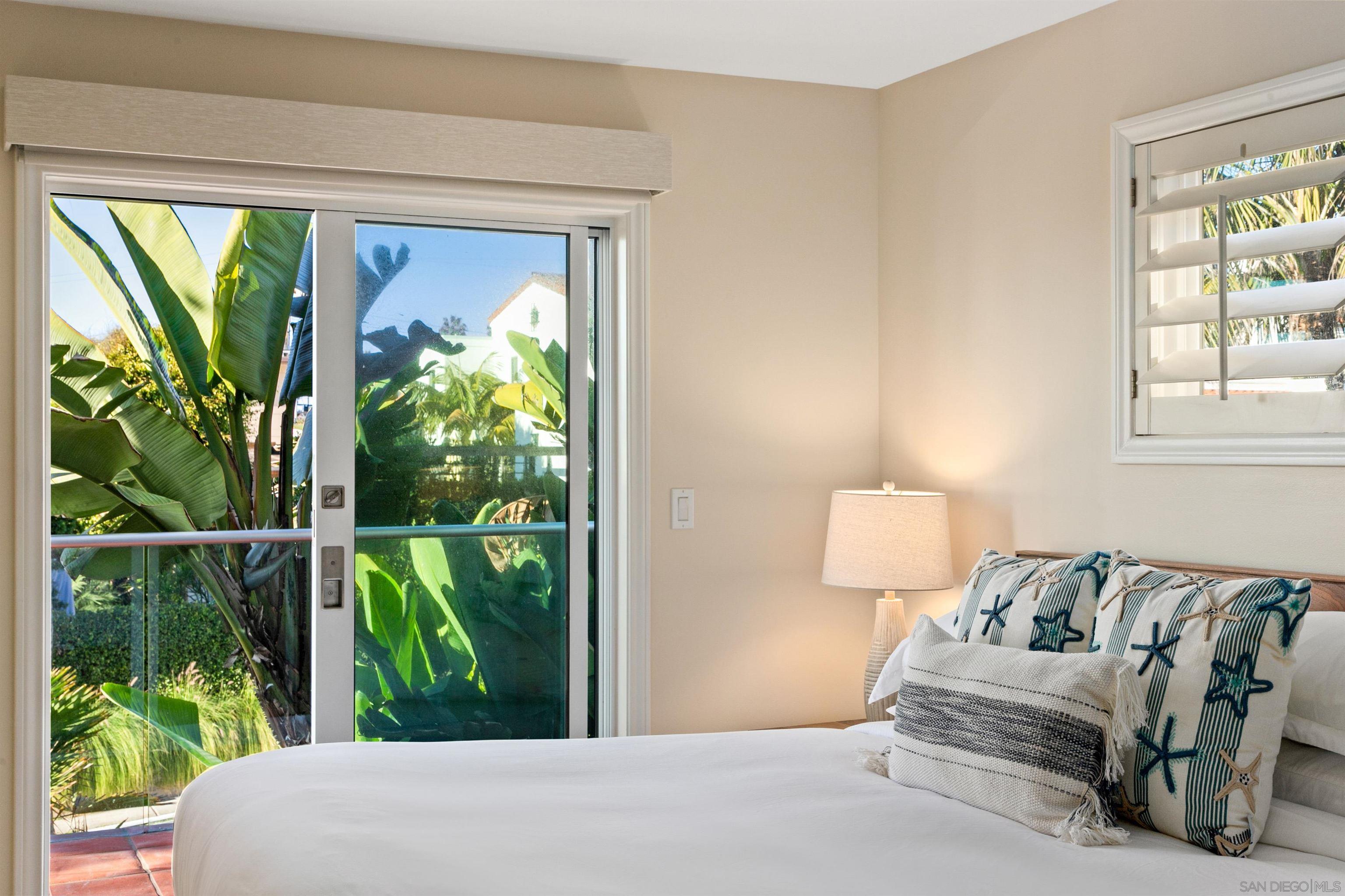 Detail Gallery Image 14 of 34 For 253  Gravilla Street, La Jolla,  CA 92037 - 3 Beds | 2/1 Baths