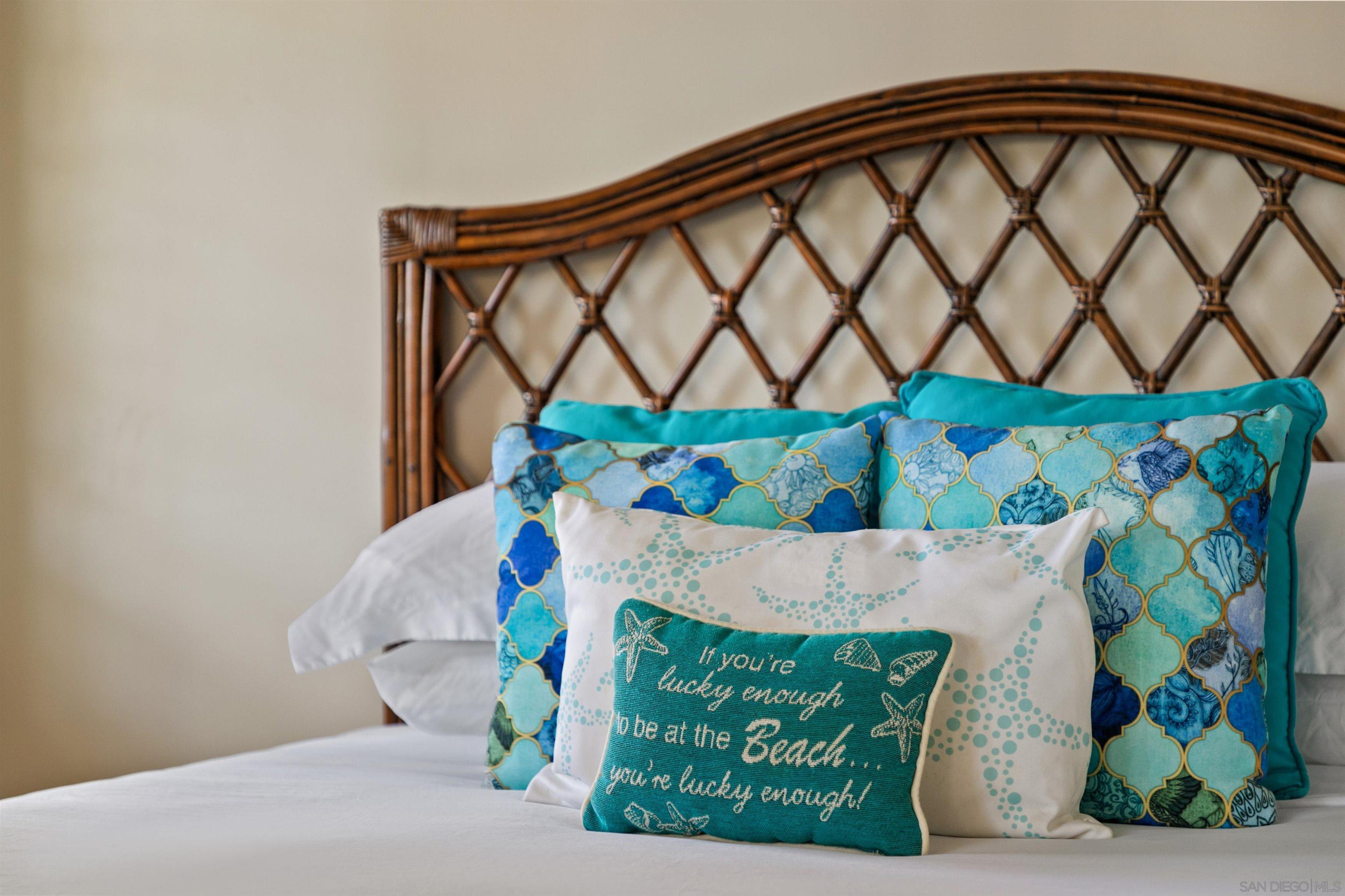 Detail Gallery Image 18 of 34 For 253  Gravilla Street, La Jolla,  CA 92037 - 3 Beds | 2/1 Baths