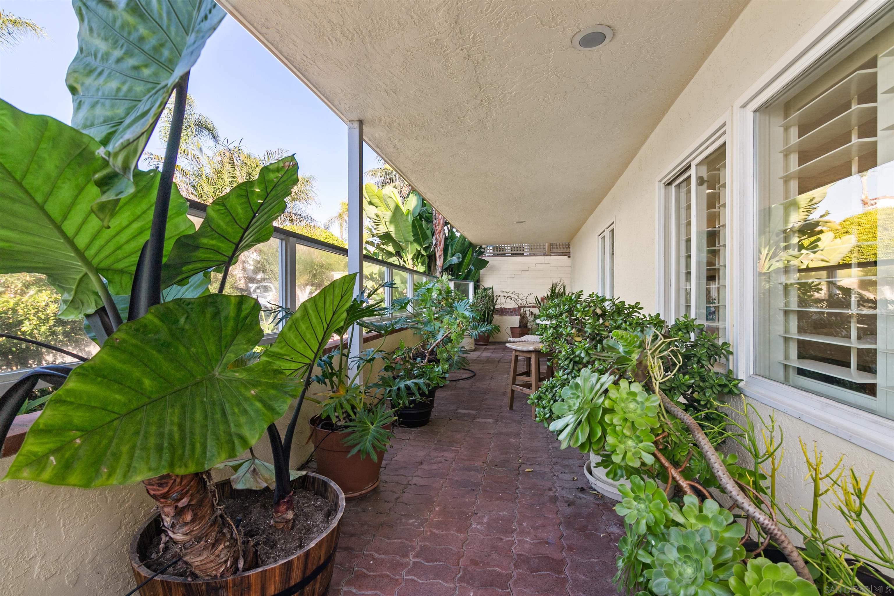 Detail Gallery Image 32 of 34 For 253  Gravilla Street, La Jolla,  CA 92037 - 3 Beds | 2/1 Baths