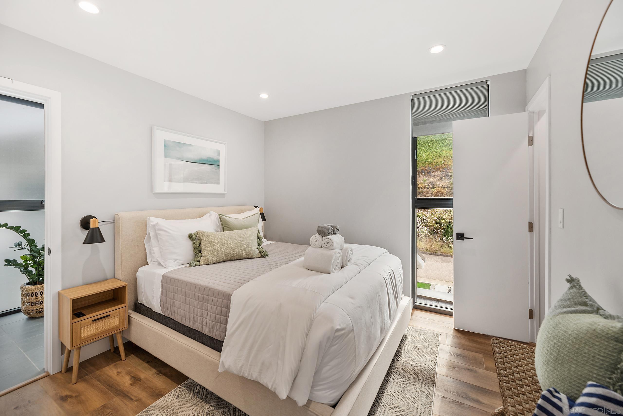 Detail Gallery Image 38 of 50 For 5830  Desert View Dr, La Jolla,  CA 92037 - 3 Beds | 2 Baths