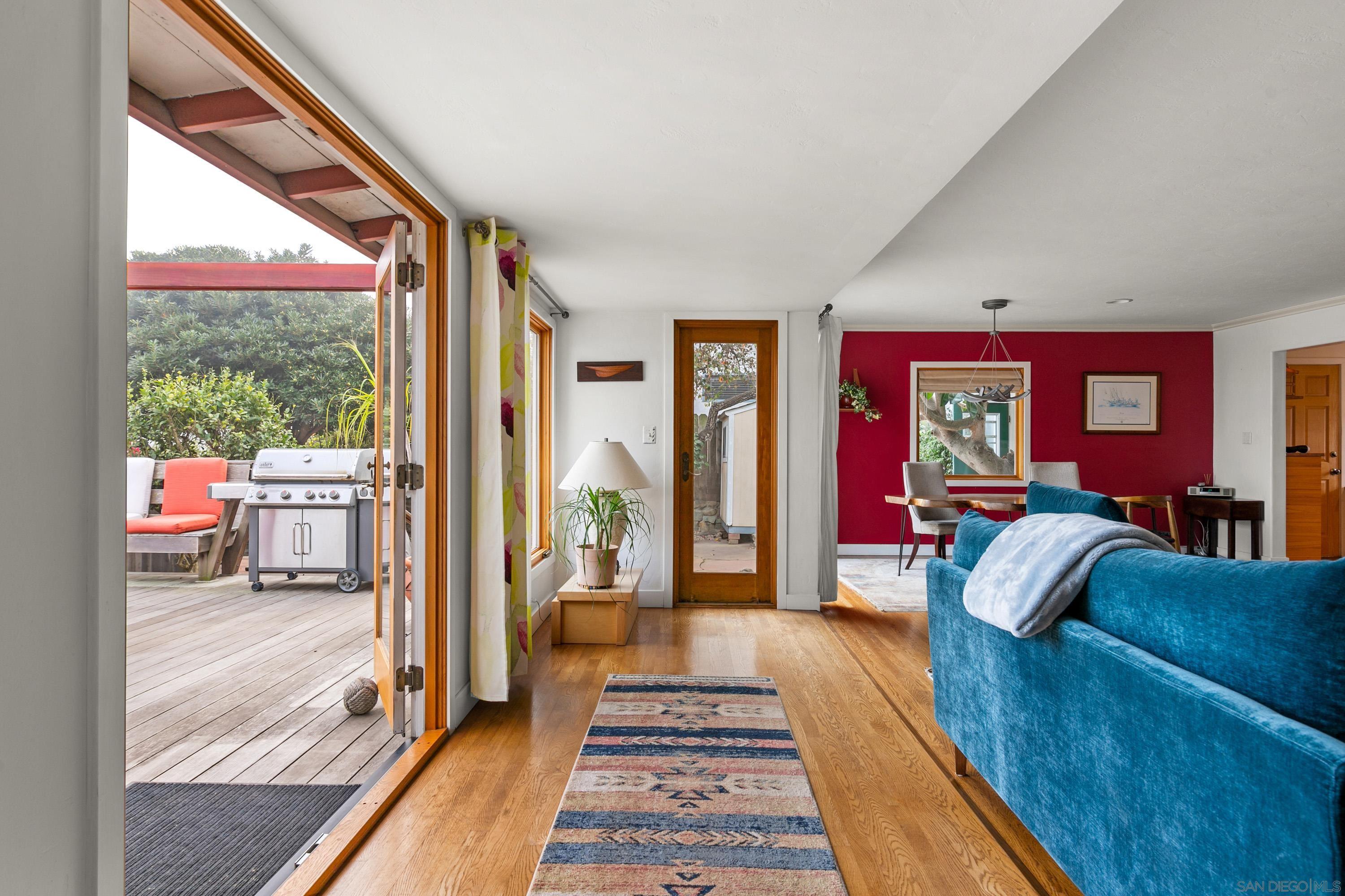 Detail Gallery Image 2 of 50 For 541  Tarento Dr, San Diego,  CA 92106 - 3 Beds | 2 Baths