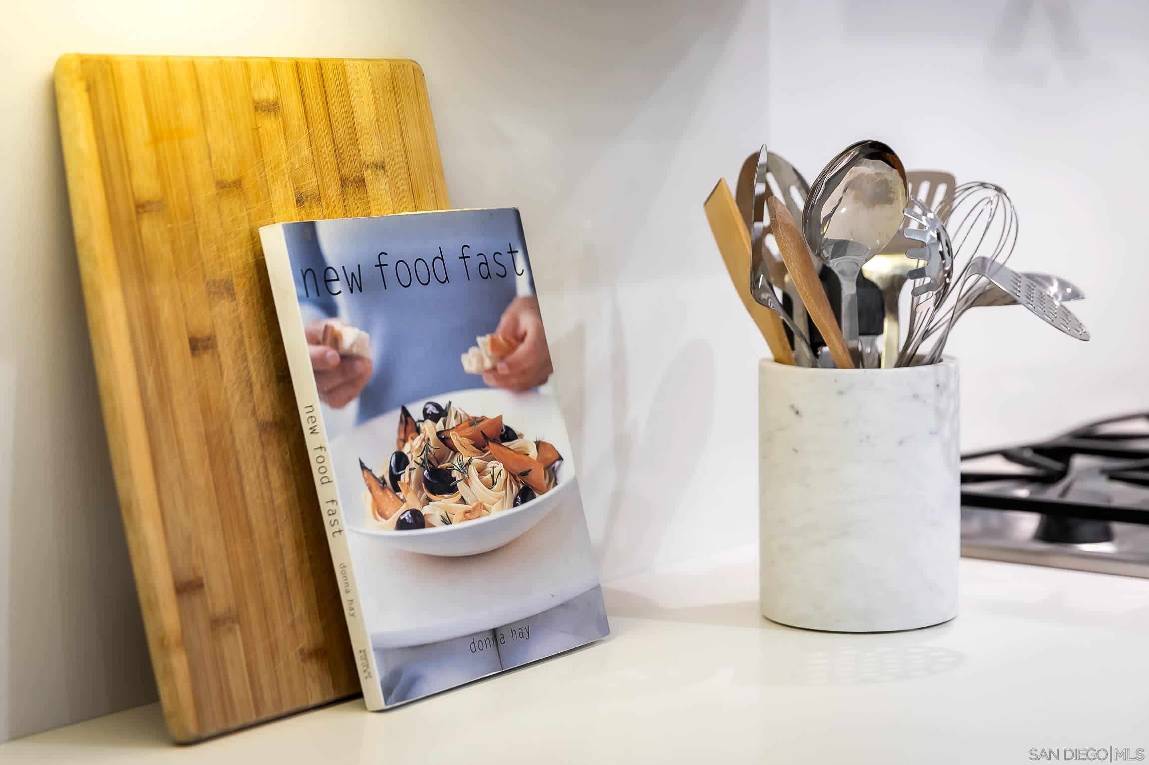 Detail Gallery Image 21 of 52 For 229  Bonair St, La Jolla,  CA 92037 - 2 Beds | 2 Baths