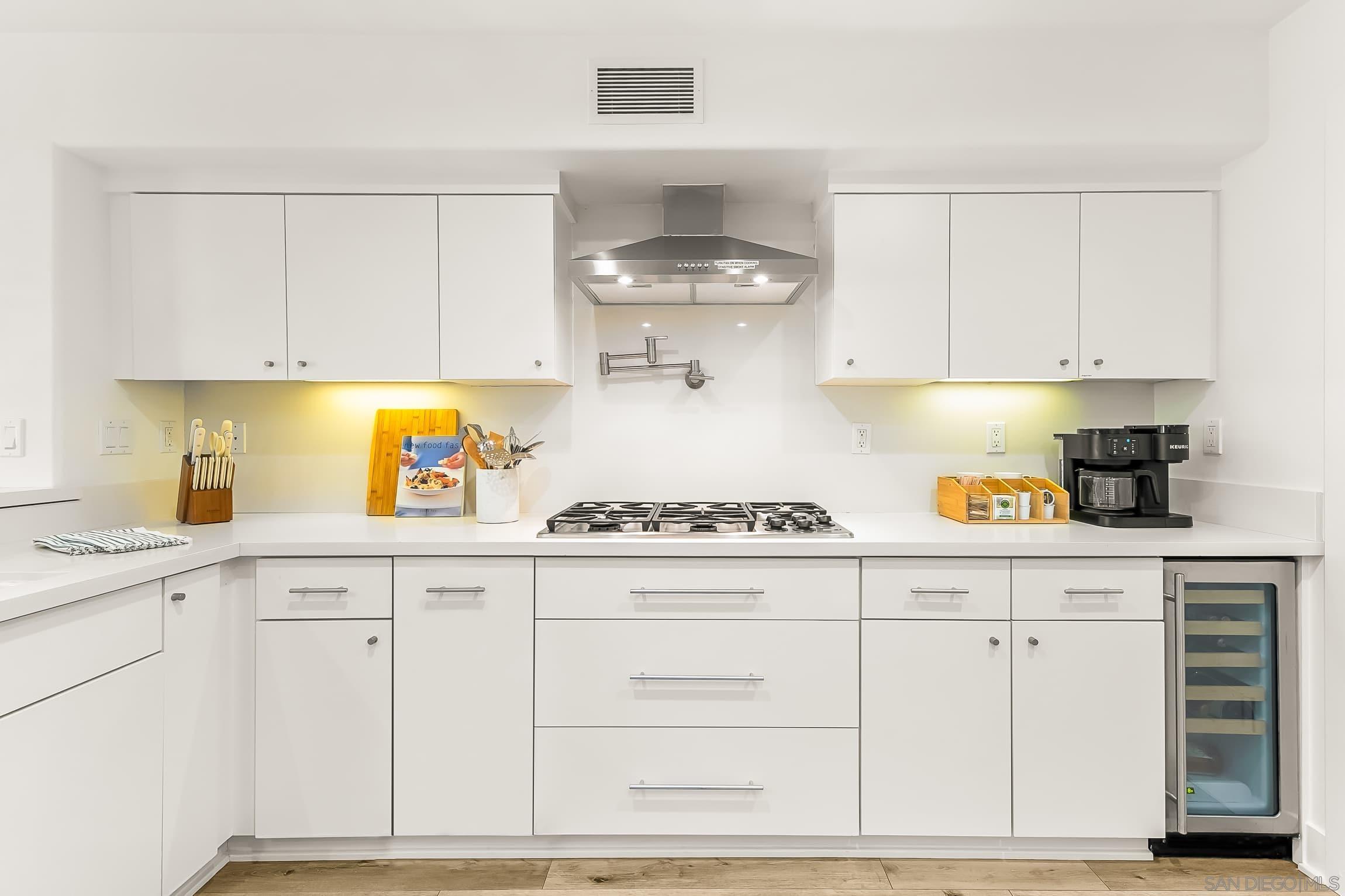 Detail Gallery Image 22 of 52 For 229  Bonair St, La Jolla,  CA 92037 - 2 Beds | 2 Baths