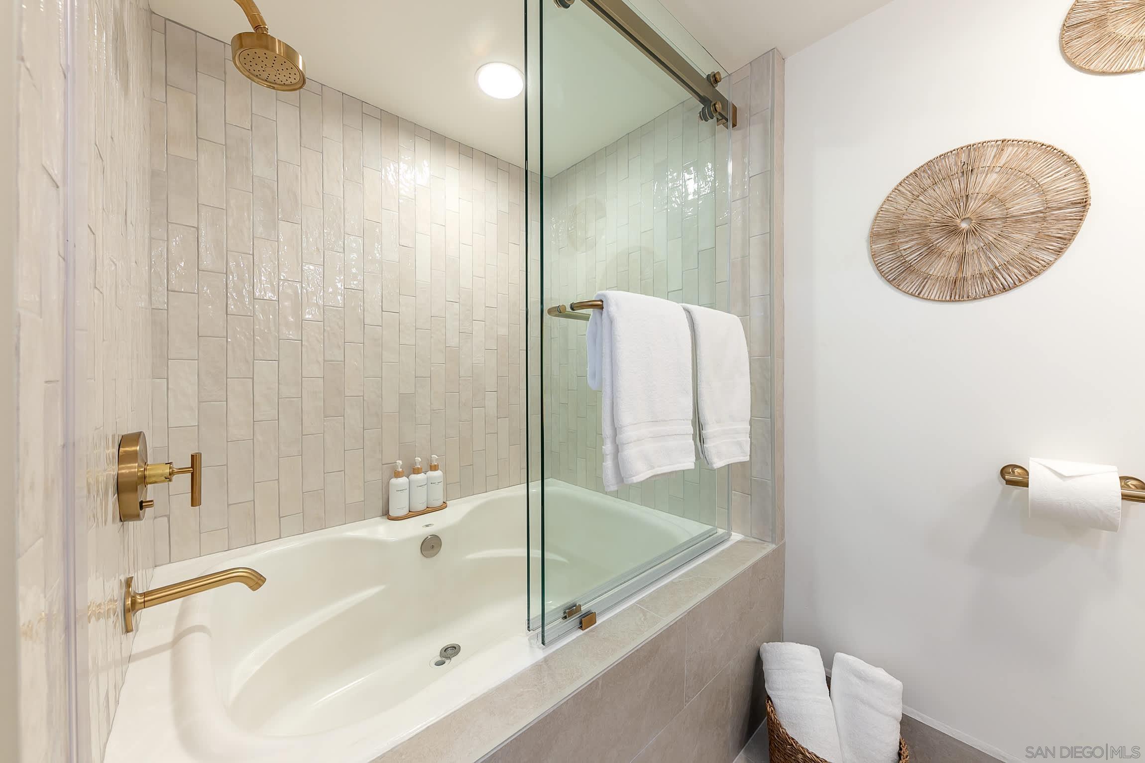 Detail Gallery Image 26 of 52 For 229  Bonair St, La Jolla,  CA 92037 - 2 Beds | 2 Baths