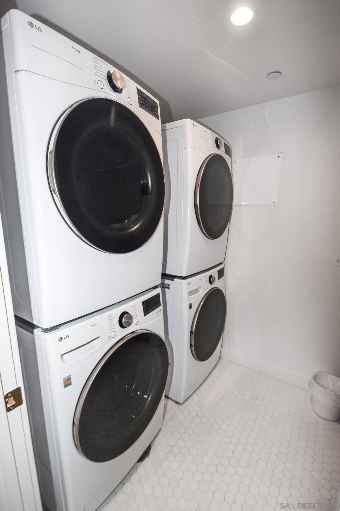 Detail Gallery Image 15 of 35 For 924  D Ave, Coronado,  CA 92118 - 5 Beds | 3 Baths