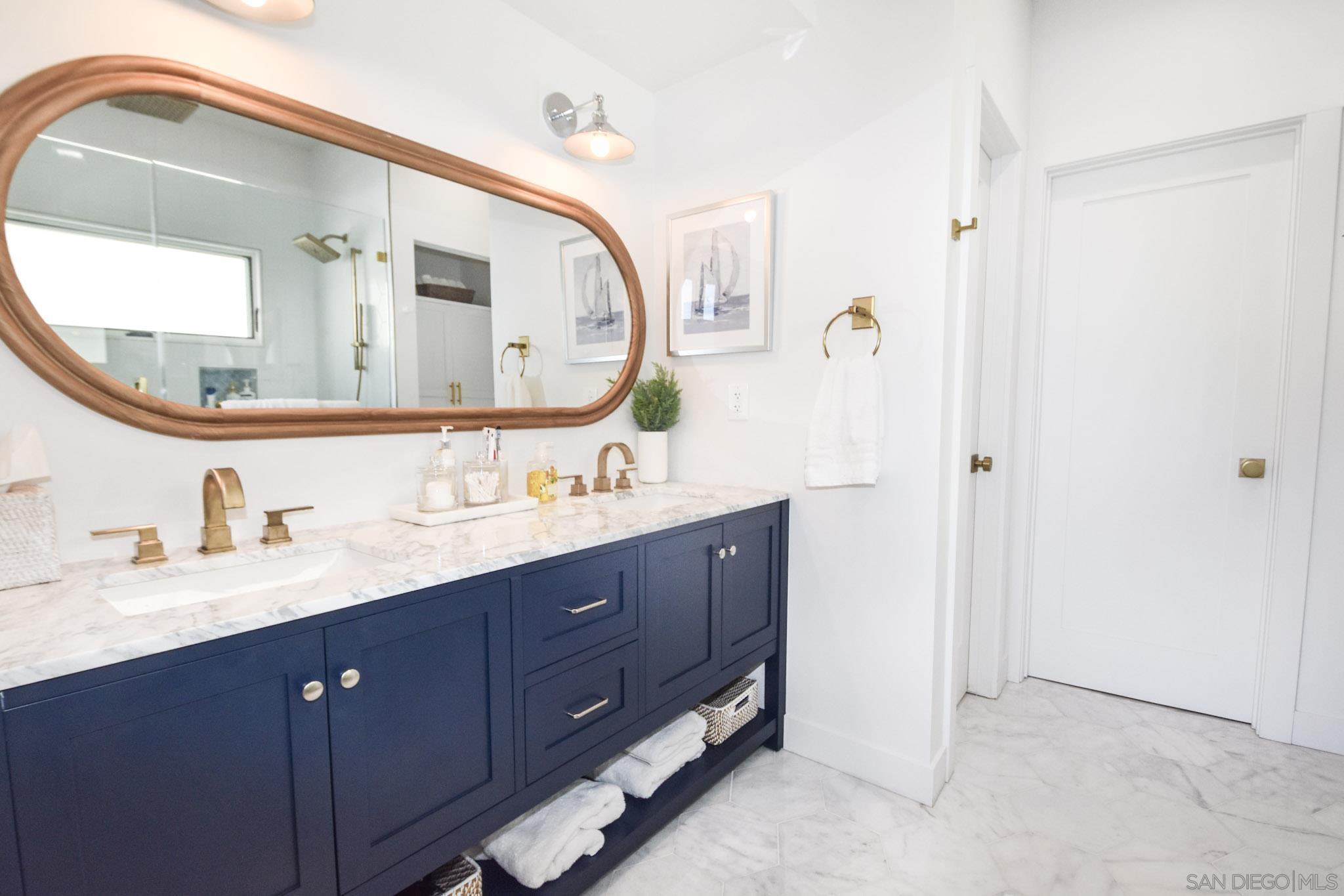 Detail Gallery Image 24 of 35 For 924  D Ave, Coronado,  CA 92118 - 5 Beds | 3 Baths