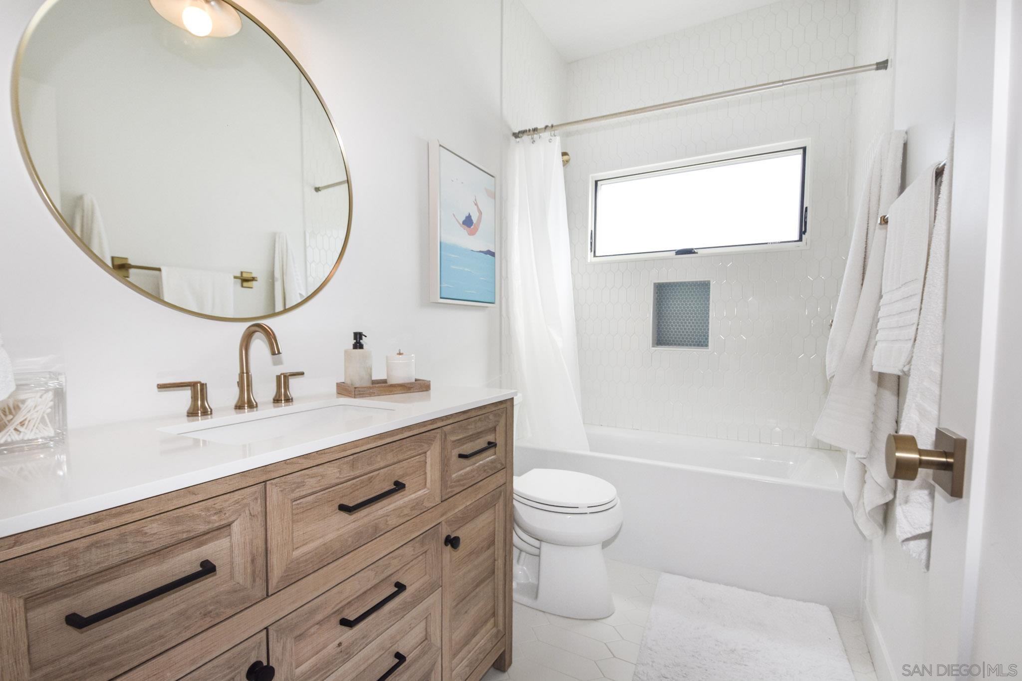 Detail Gallery Image 29 of 35 For 924  D Ave, Coronado,  CA 92118 - 5 Beds | 3 Baths