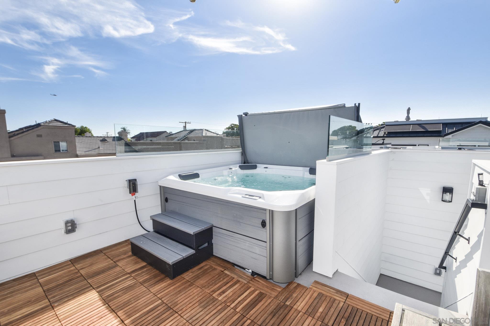 Detail Gallery Image 31 of 35 For 924  D Ave, Coronado,  CA 92118 - 5 Beds | 3 Baths