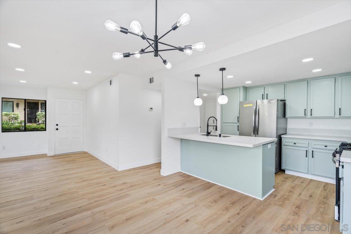 Front Image Thumbnail for SD260008726