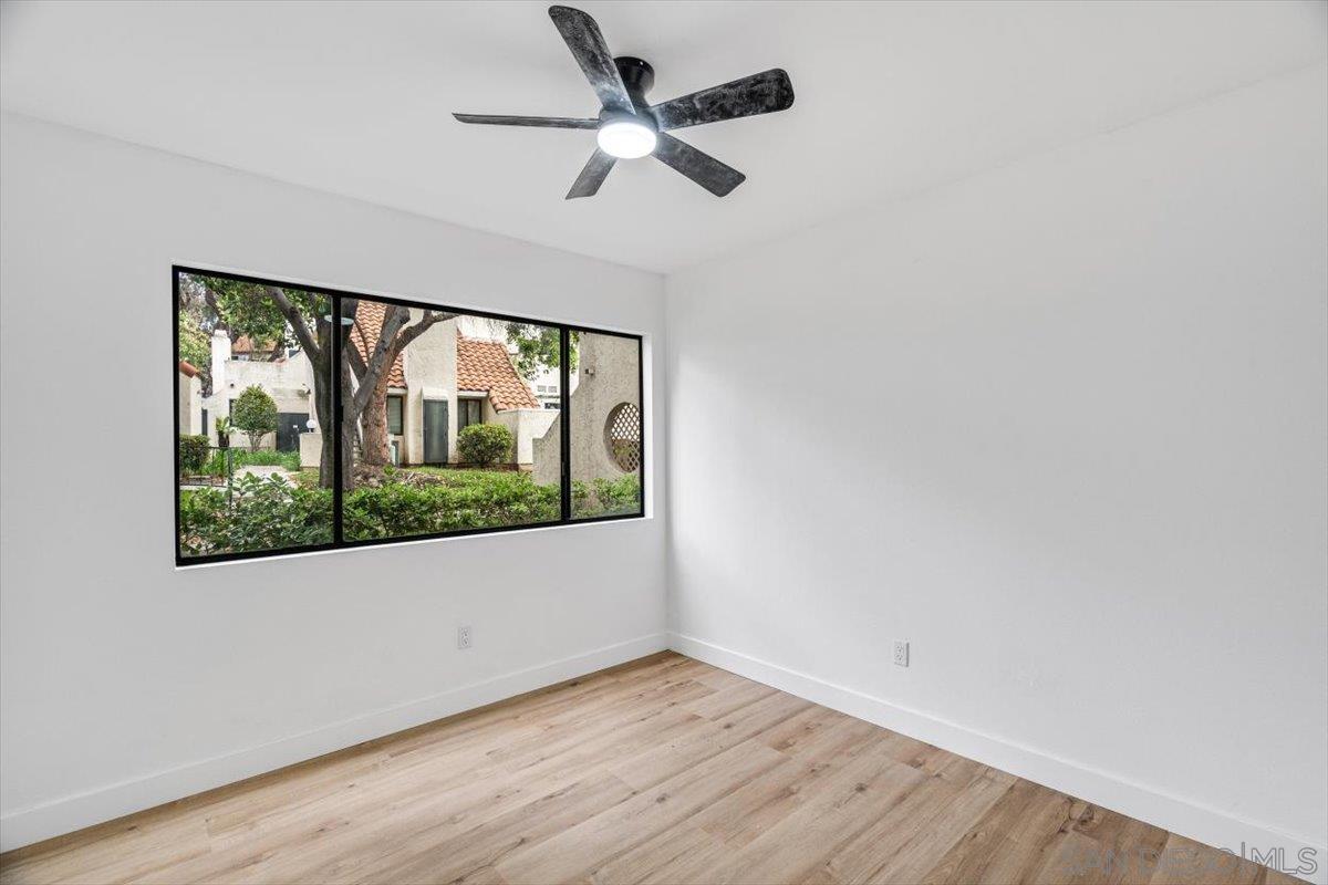 Detail Gallery Image 18 of 49 For 345 N Melrose Dr  #C,  Vista,  CA 92083 - 3 Beds | 2 Baths