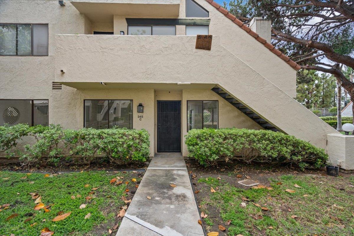 Detail Gallery Image 3 of 49 For 345 N Melrose Dr  #C,  Vista,  CA 92083 - 3 Beds | 2 Baths
