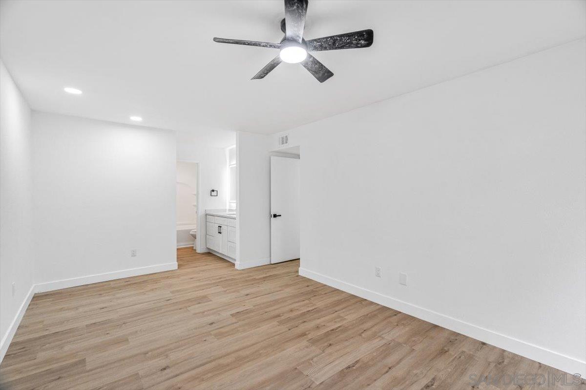 Detail Gallery Image 21 of 49 For 345 N Melrose Dr  #C,  Vista,  CA 92083 - 3 Beds | 2 Baths