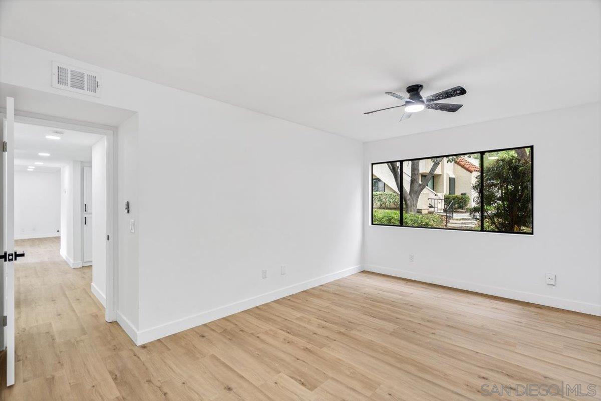 Detail Gallery Image 22 of 49 For 345 N Melrose Dr  #C,  Vista,  CA 92083 - 3 Beds | 2 Baths