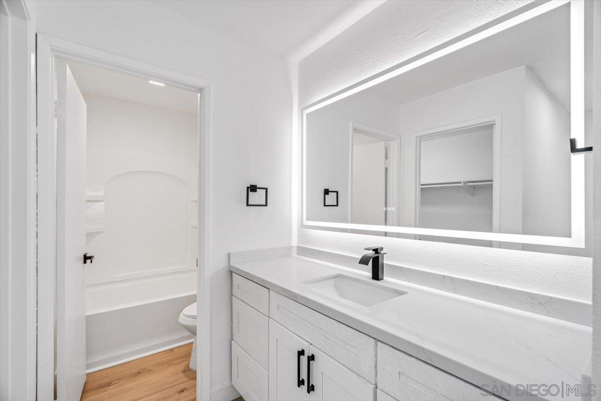 Detail Gallery Image 23 of 49 For 345 N Melrose Dr  #C,  Vista,  CA 92083 - 3 Beds | 2 Baths