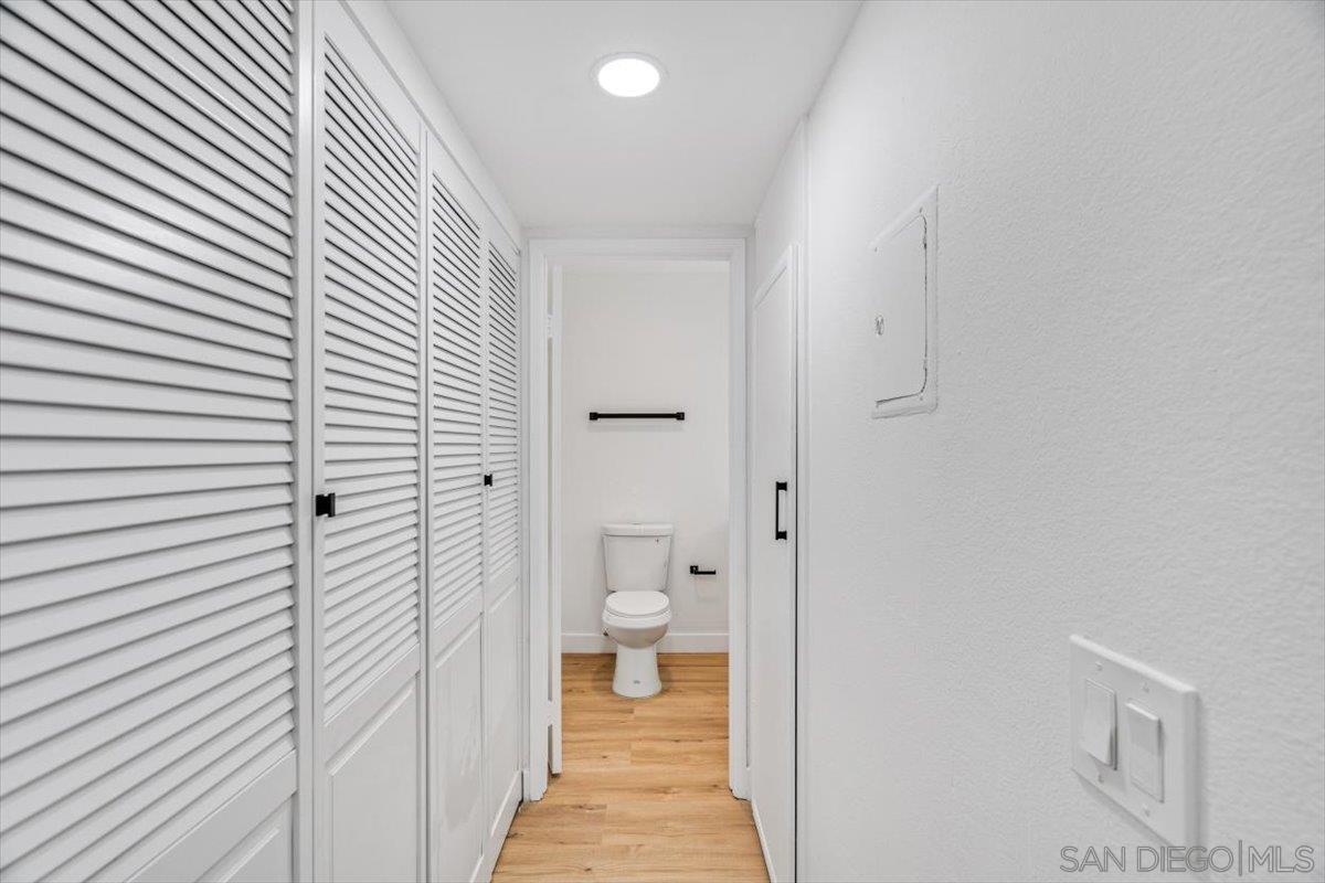 Detail Gallery Image 28 of 49 For 345 N Melrose Dr  #C,  Vista,  CA 92083 - 3 Beds | 2 Baths