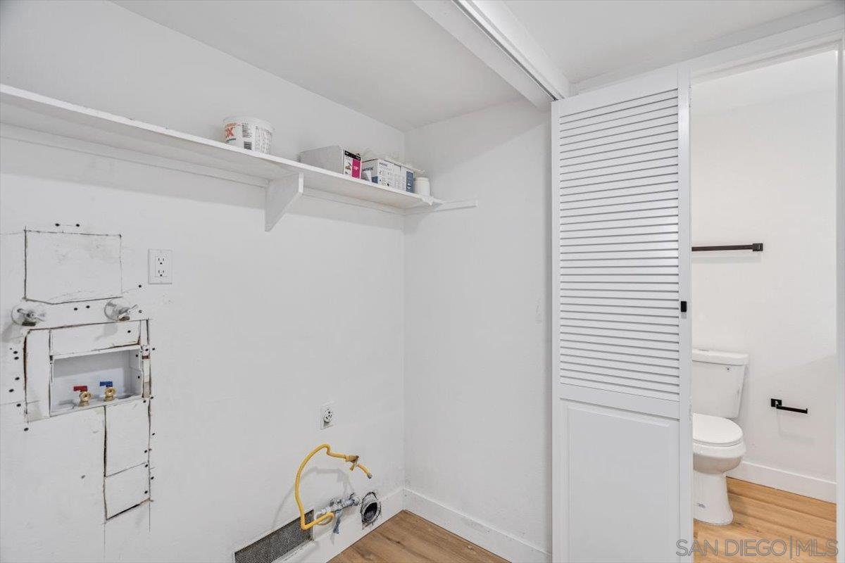 Detail Gallery Image 29 of 49 For 345 N Melrose Dr  #C,  Vista,  CA 92083 - 3 Beds | 2 Baths