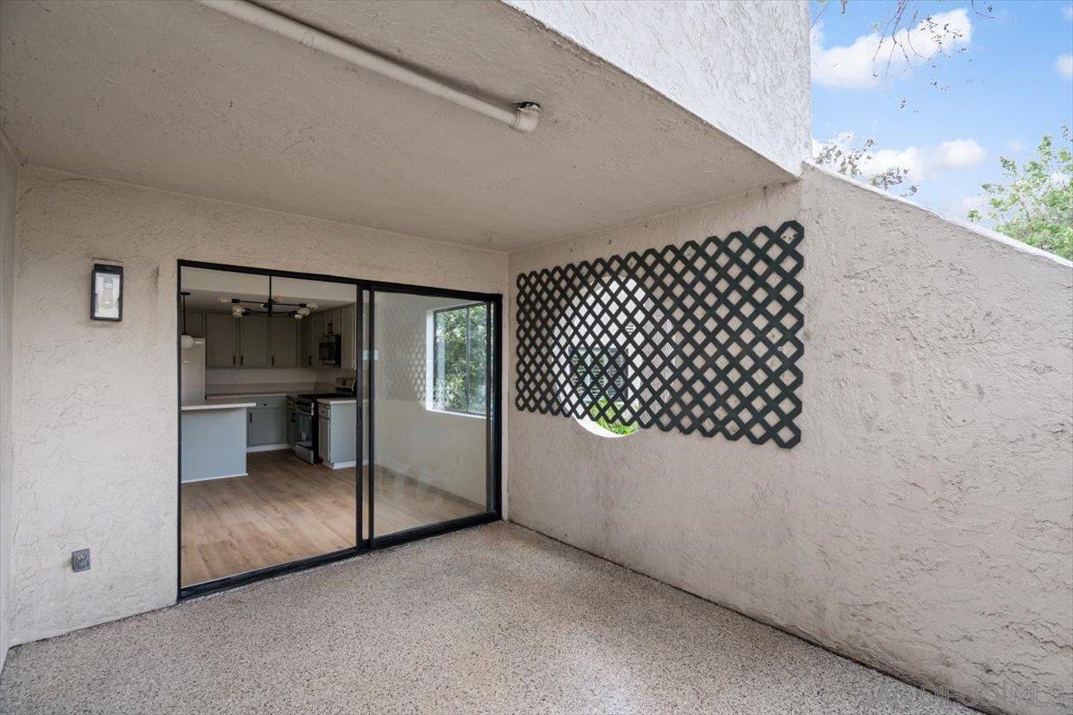 Detail Gallery Image 33 of 49 For 345 N Melrose Dr  #C,  Vista,  CA 92083 - 3 Beds | 2 Baths