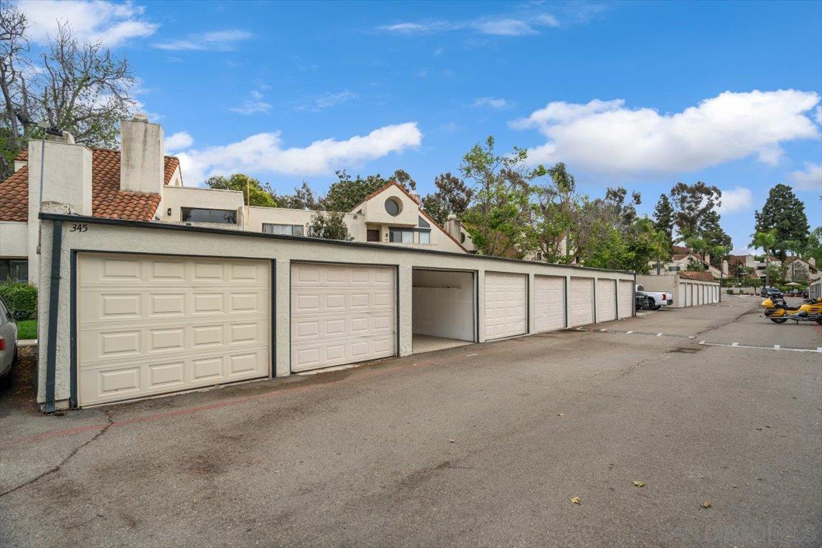 Detail Gallery Image 36 of 49 For 345 N Melrose Dr  #C,  Vista,  CA 92083 - 3 Beds | 2 Baths