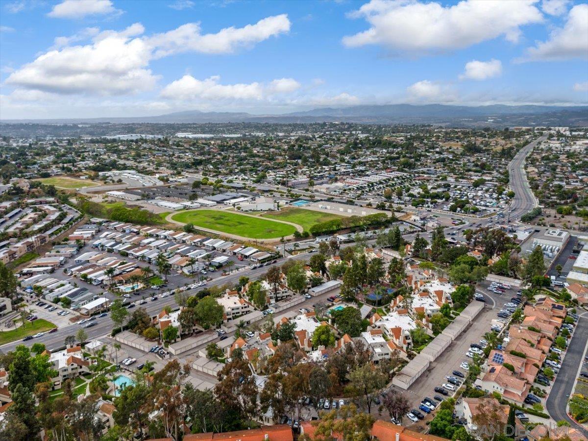 Detail Gallery Image 43 of 49 For 345 N Melrose Dr  #C,  Vista,  CA 92083 - 3 Beds | 2 Baths
