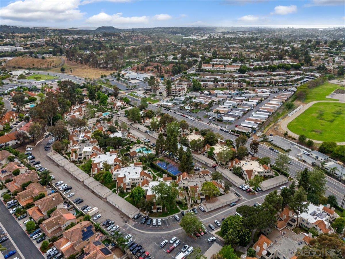 Detail Gallery Image 45 of 49 For 345 N Melrose Dr  #C,  Vista,  CA 92083 - 3 Beds | 2 Baths