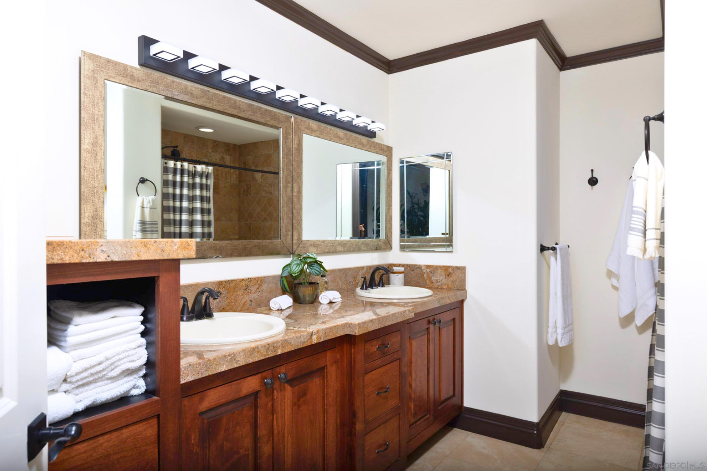 Detail Gallery Image 25 of 70 For 8022  Wesley Rd, Joshua Tree,  CA 92252 - 5 Beds | 4/1 Baths