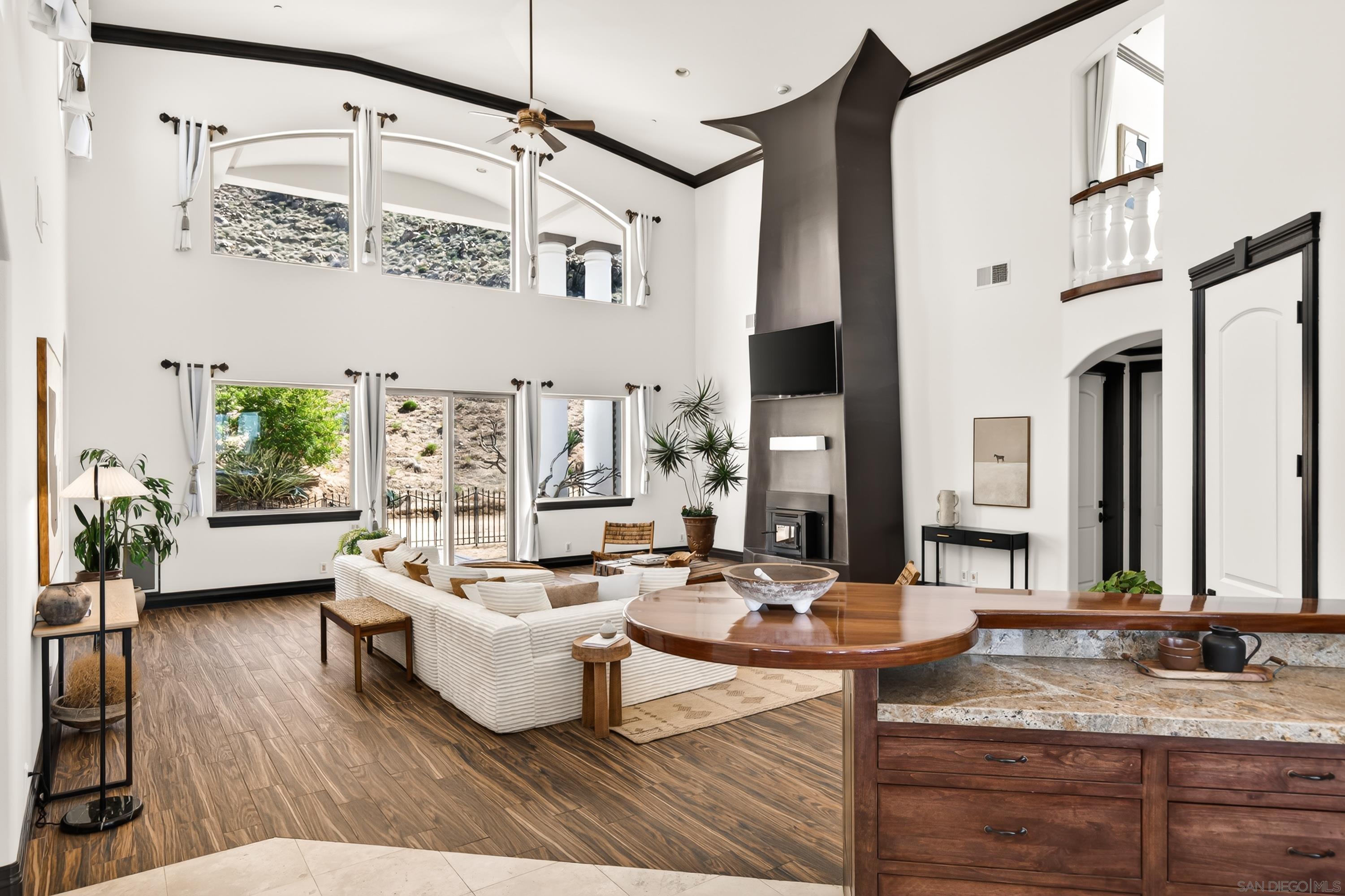 Detail Gallery Image 4 of 70 For 8022  Wesley Rd, Joshua Tree,  CA 92252 - 5 Beds | 4/1 Baths