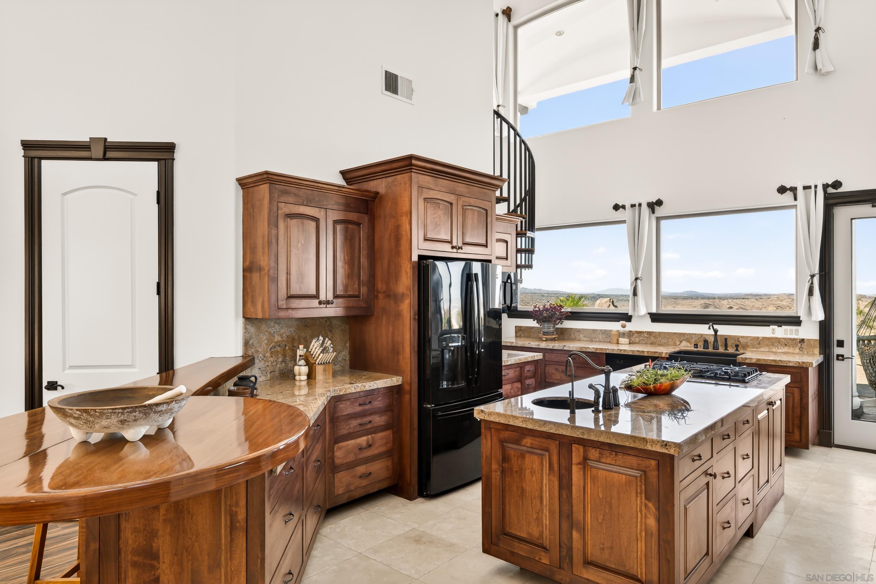 Detail Gallery Image 31 of 70 For 8022  Wesley Rd, Joshua Tree,  CA 92252 - 5 Beds | 4/1 Baths