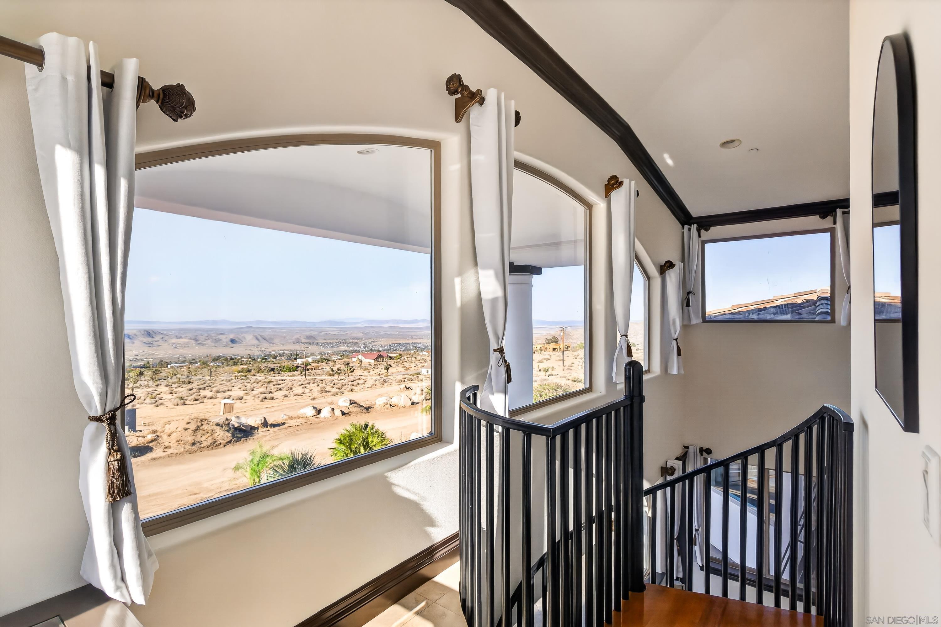 Detail Gallery Image 34 of 70 For 8022  Wesley Rd, Joshua Tree,  CA 92252 - 5 Beds | 4/1 Baths