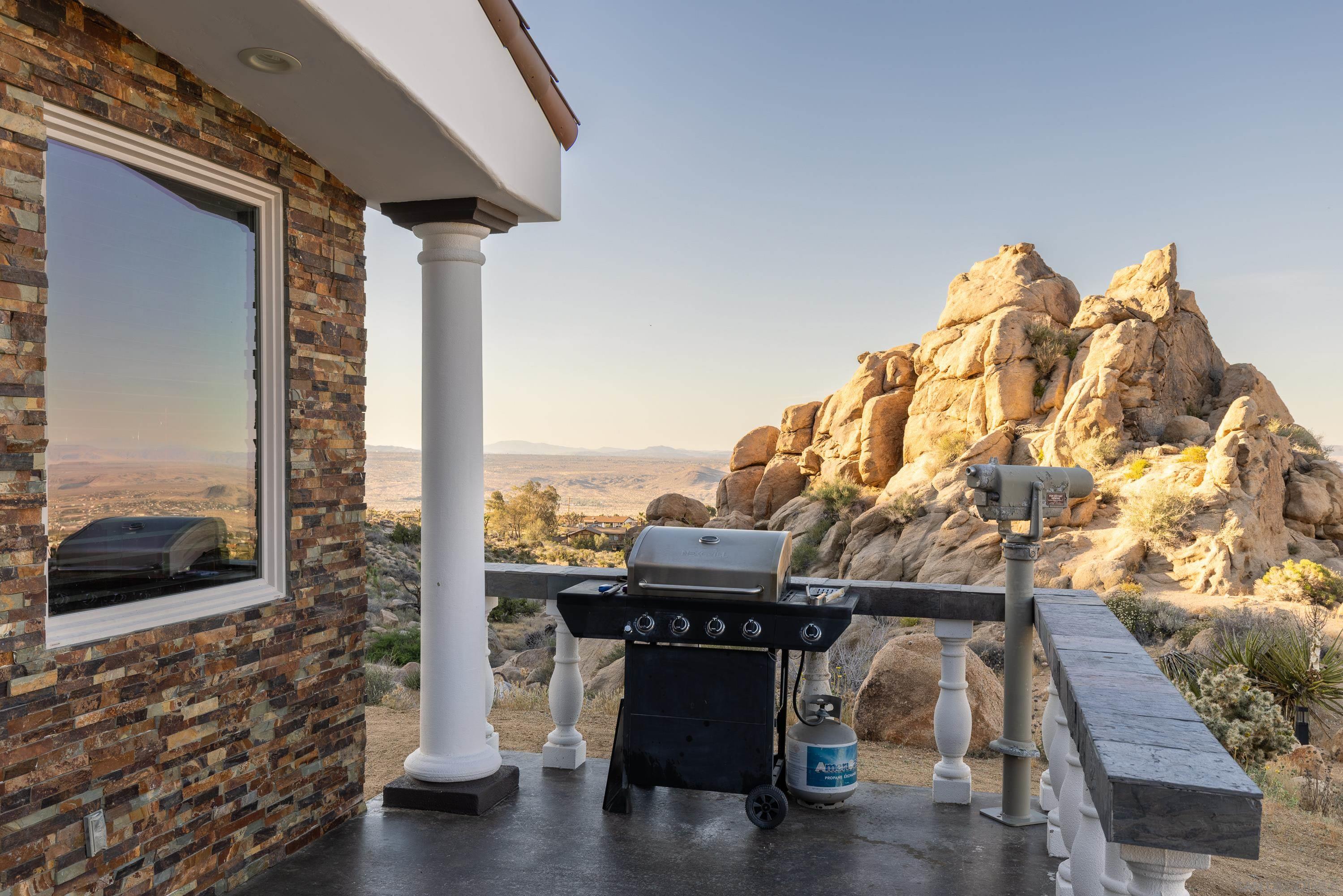 Detail Gallery Image 43 of 70 For 8022  Wesley Rd, Joshua Tree,  CA 92252 - 5 Beds | 4/1 Baths