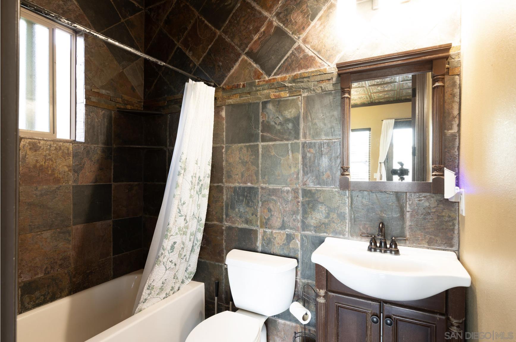 Detail Gallery Image 46 of 70 For 8022  Wesley Rd, Joshua Tree,  CA 92252 - 5 Beds | 4/1 Baths