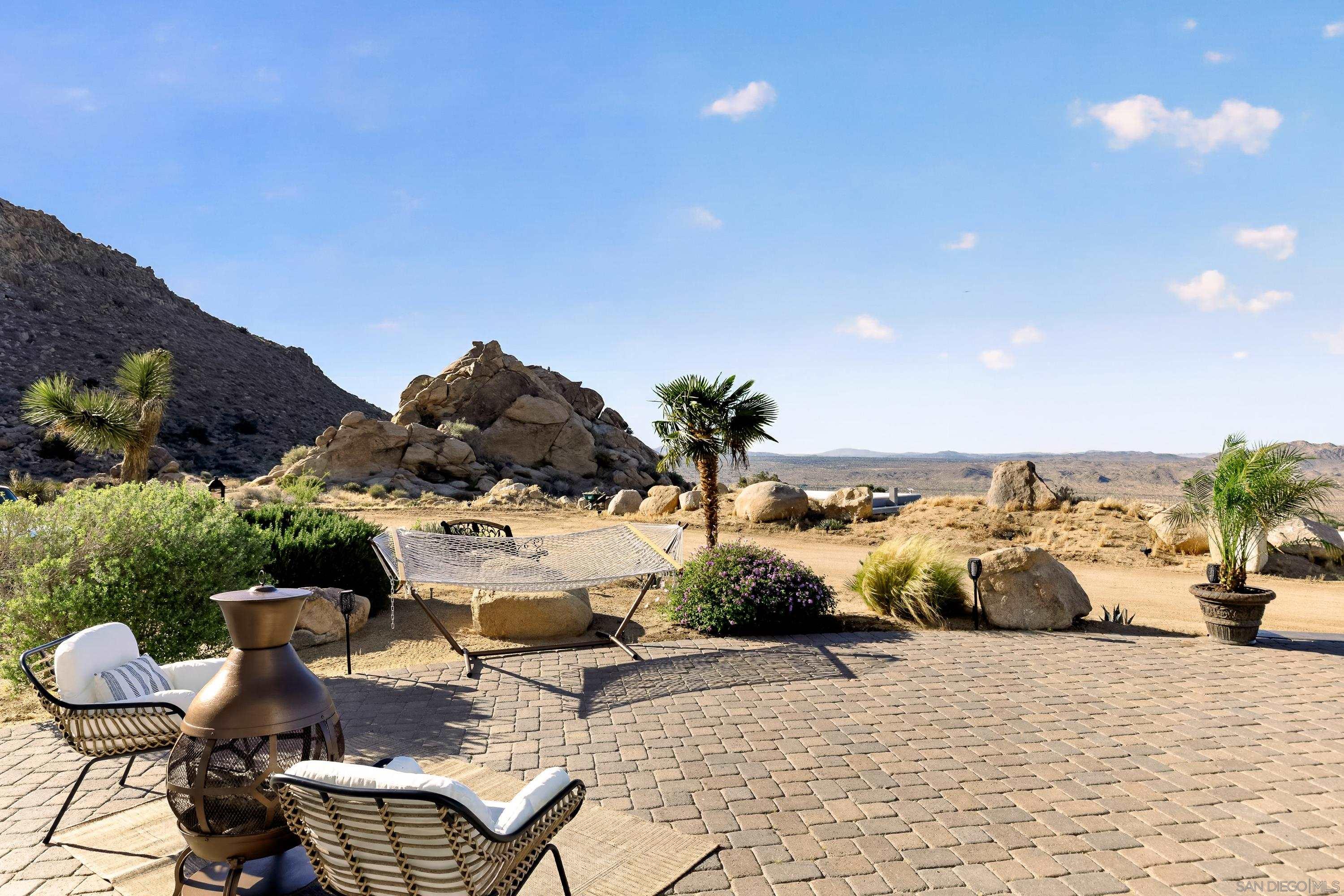 Detail Gallery Image 49 of 70 For 8022  Wesley Rd, Joshua Tree,  CA 92252 - 5 Beds | 4/1 Baths