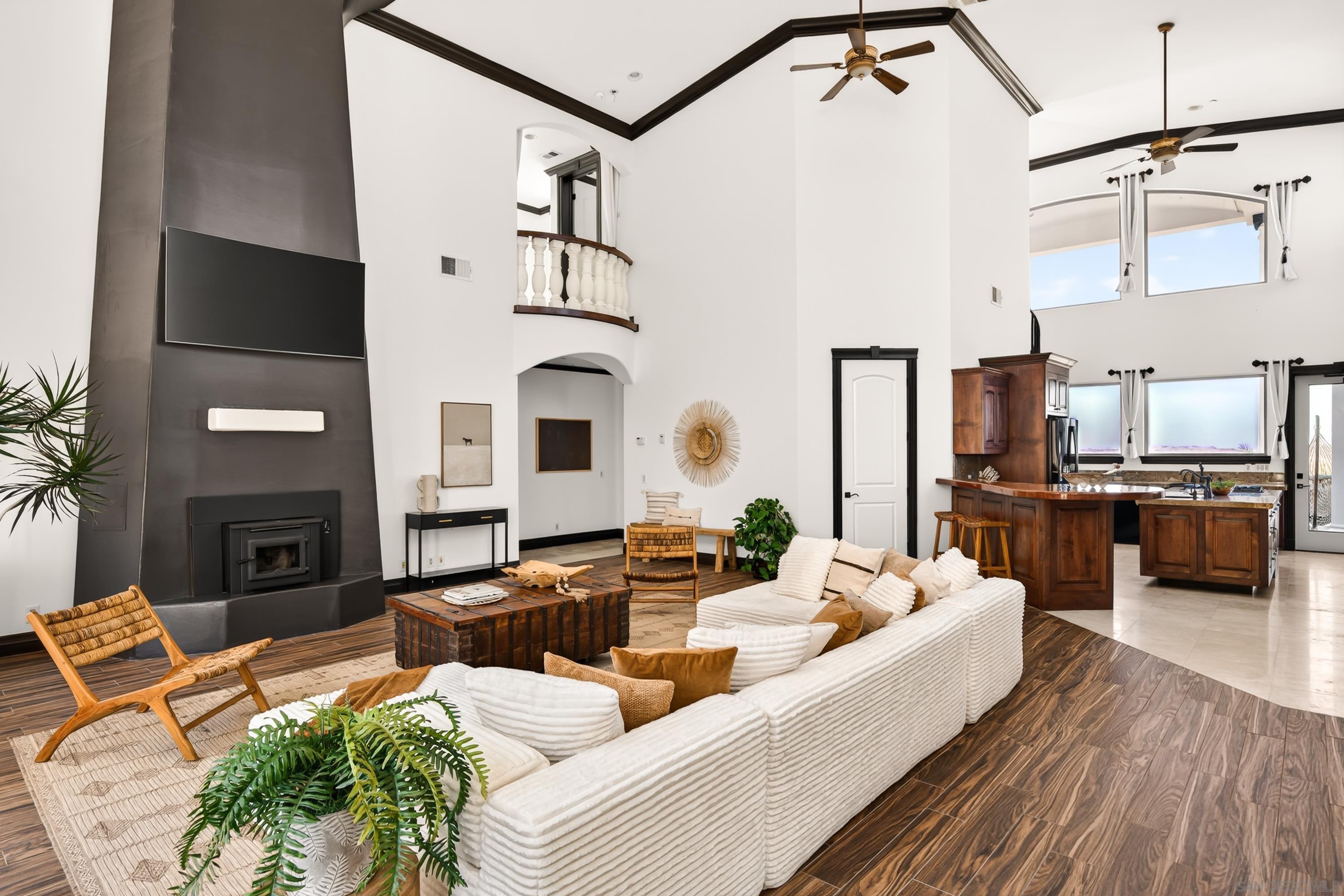 Detail Gallery Image 6 of 70 For 8022  Wesley Rd, Joshua Tree,  CA 92252 - 5 Beds | 4/1 Baths