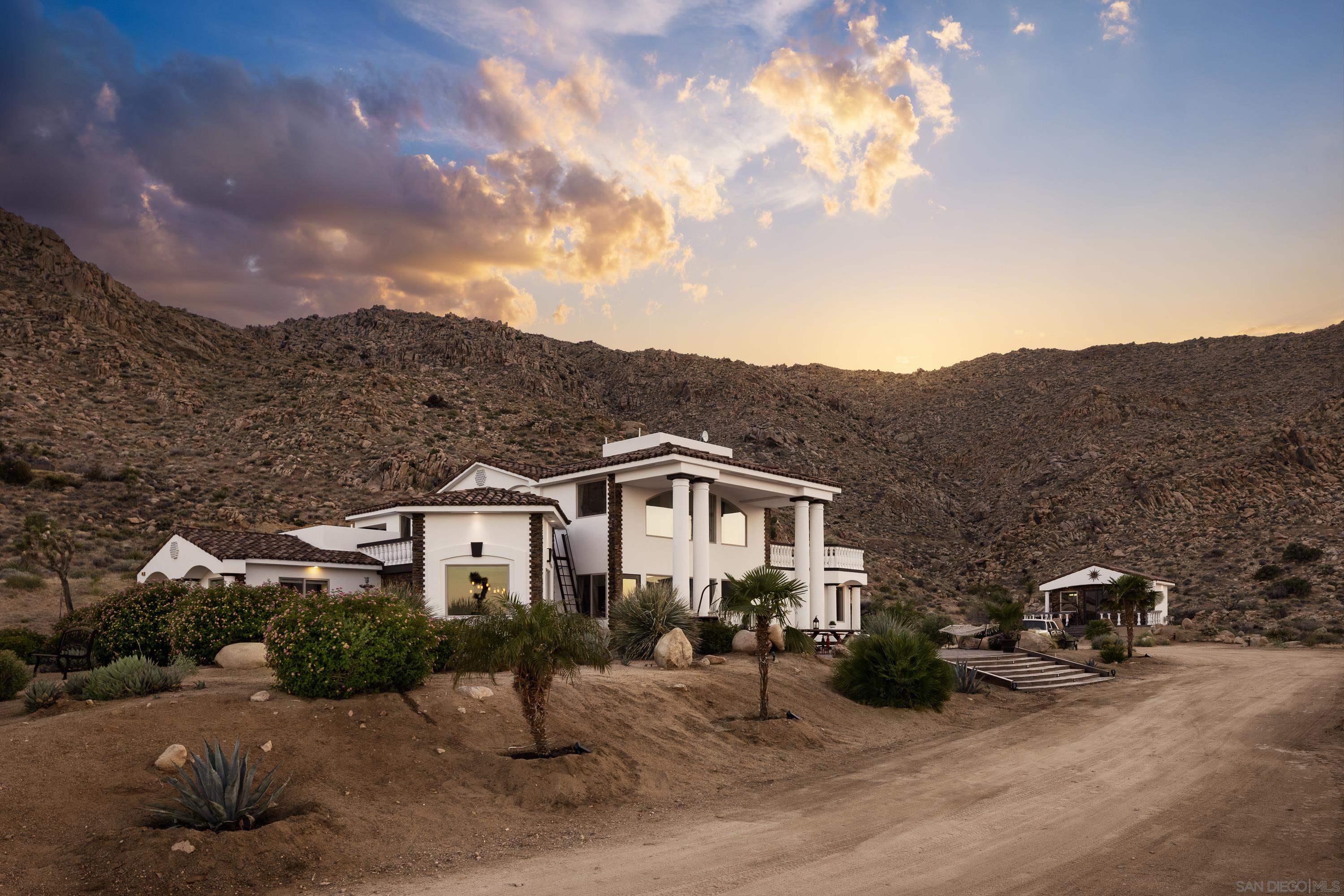 Detail Gallery Image 53 of 70 For 8022  Wesley Rd, Joshua Tree,  CA 92252 - 5 Beds | 4/1 Baths