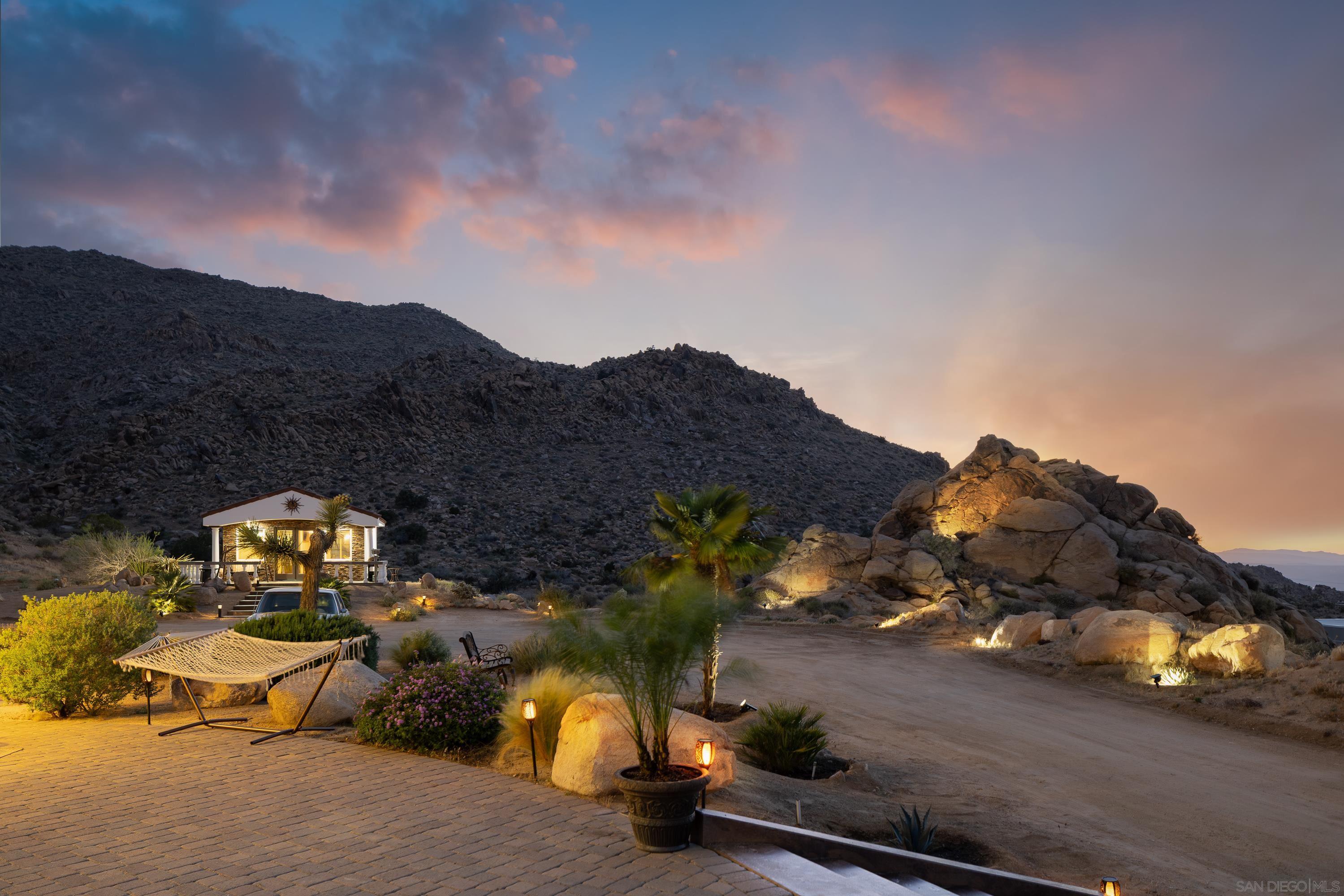 Detail Gallery Image 56 of 70 For 8022  Wesley Rd, Joshua Tree,  CA 92252 - 5 Beds | 4/1 Baths