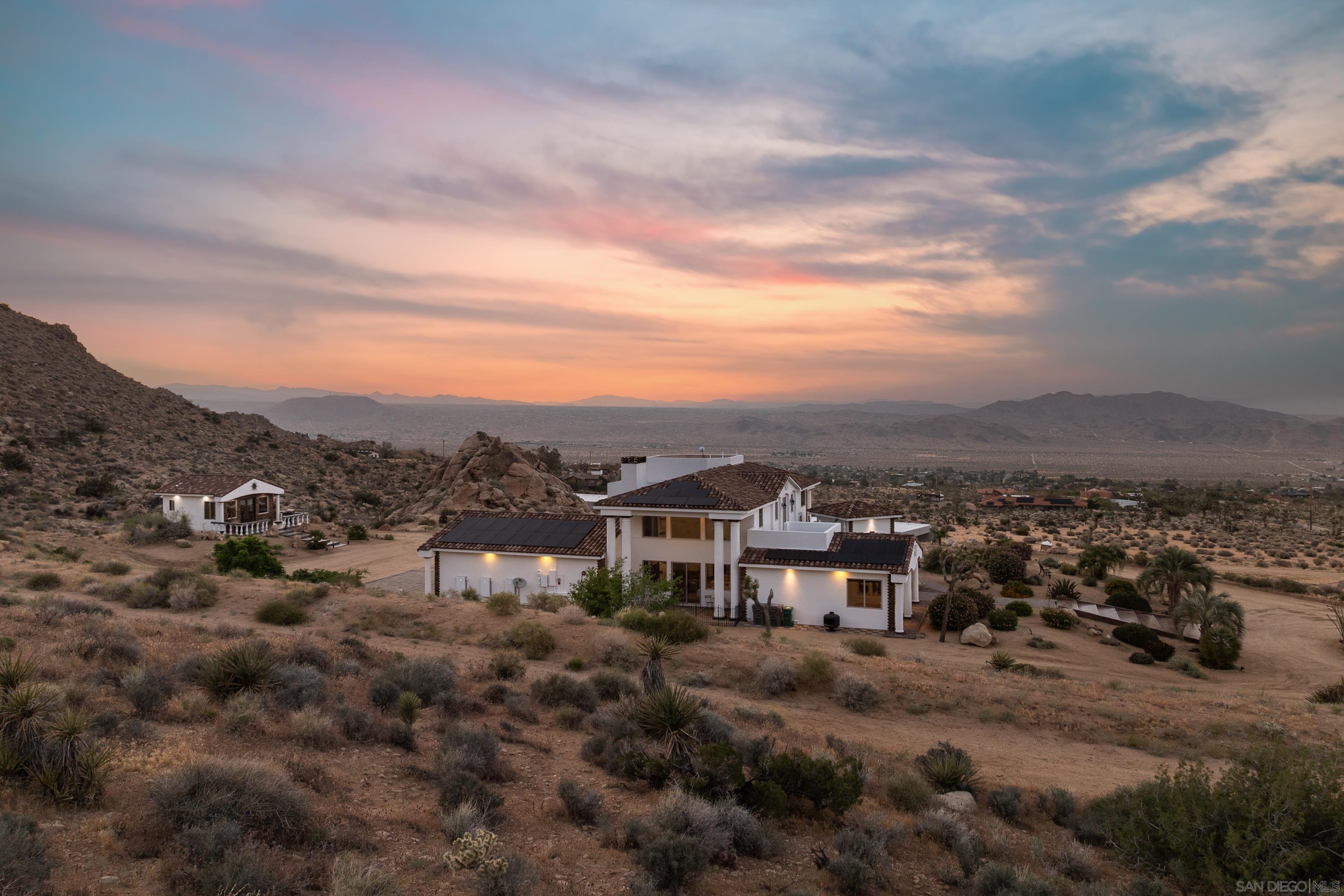 Detail Gallery Image 58 of 70 For 8022  Wesley Rd, Joshua Tree,  CA 92252 - 5 Beds | 4/1 Baths