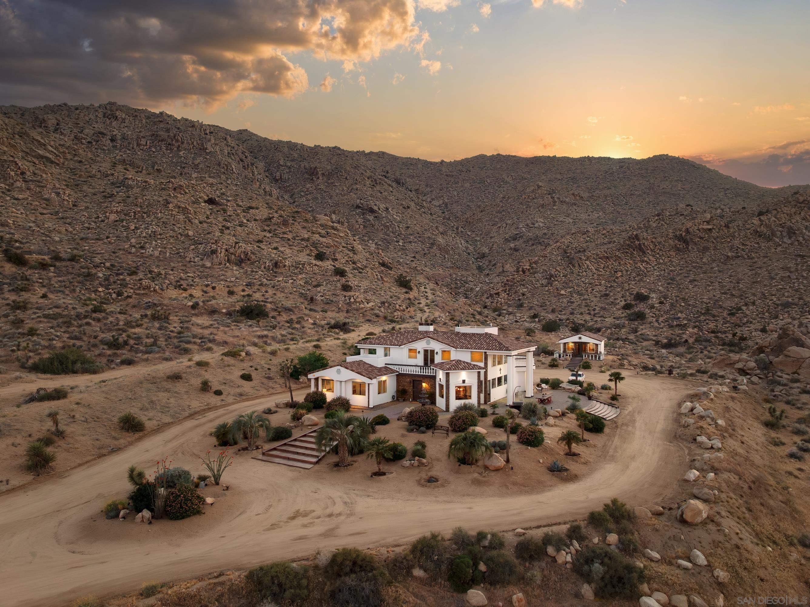 Detail Gallery Image 65 of 70 For 8022  Wesley Rd, Joshua Tree,  CA 92252 - 5 Beds | 4/1 Baths