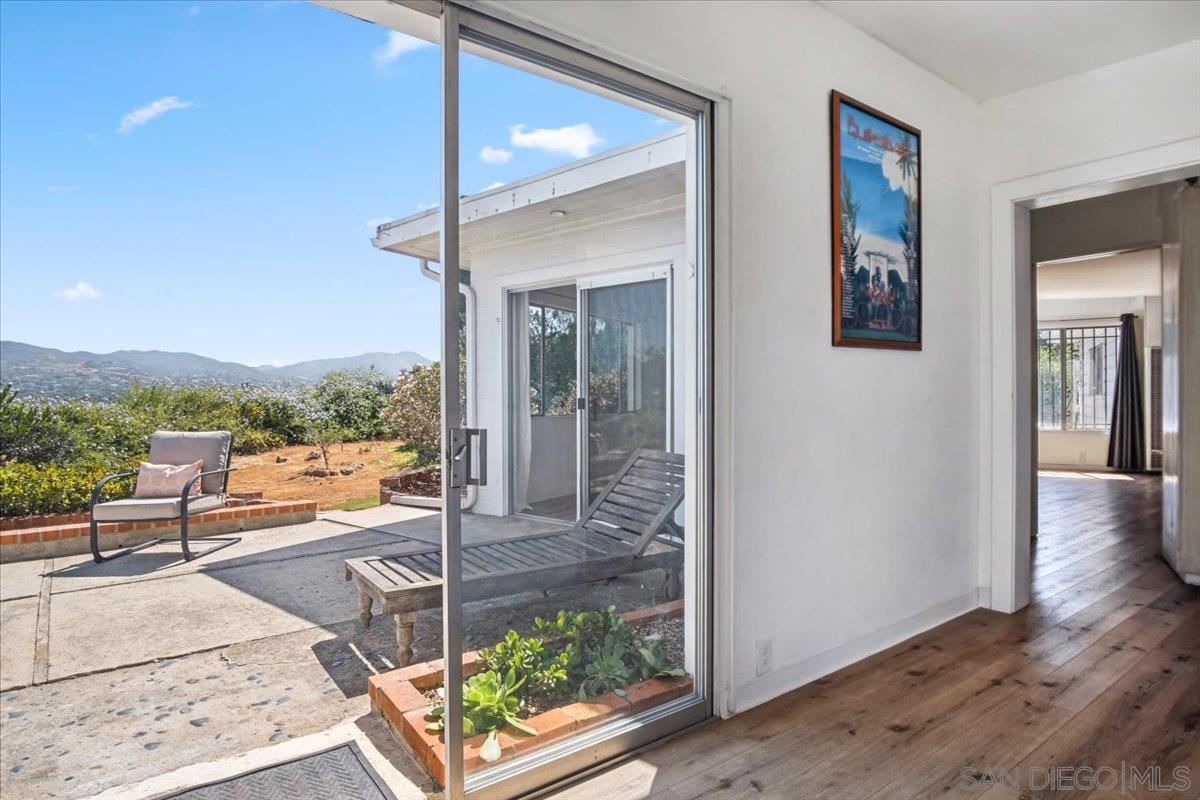 Detail Gallery Image 13 of 55 For 630  Cortez Ave, Vista,  CA 92084 - 3 Beds | 2/1 Baths