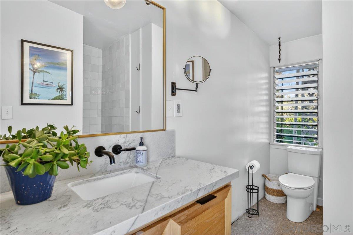 Detail Gallery Image 14 of 55 For 630  Cortez Ave, Vista,  CA 92084 - 3 Beds | 2/1 Baths